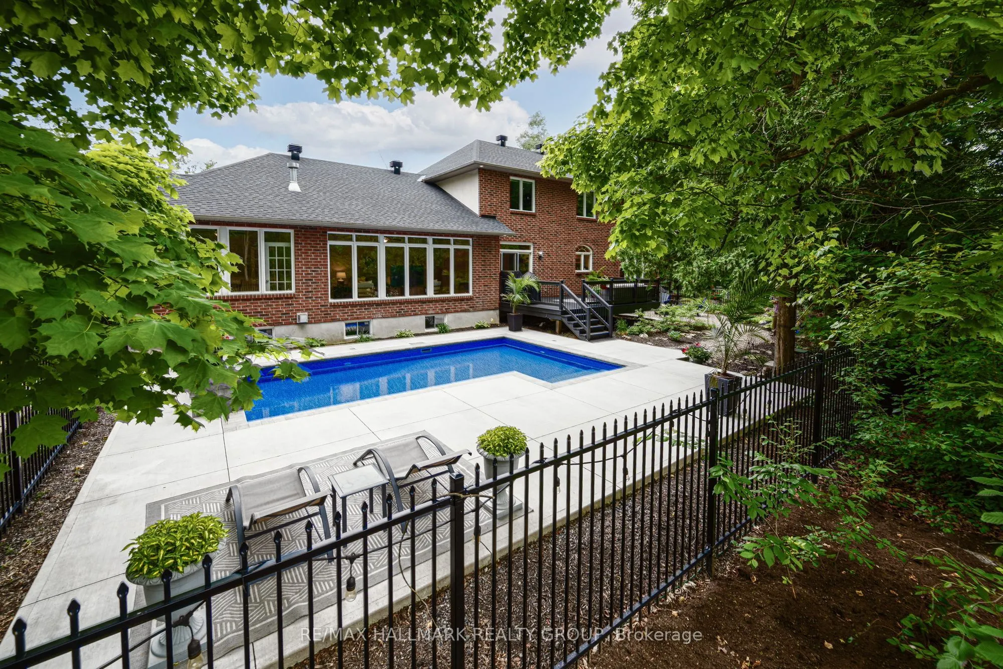 1431 Duchess Crescent