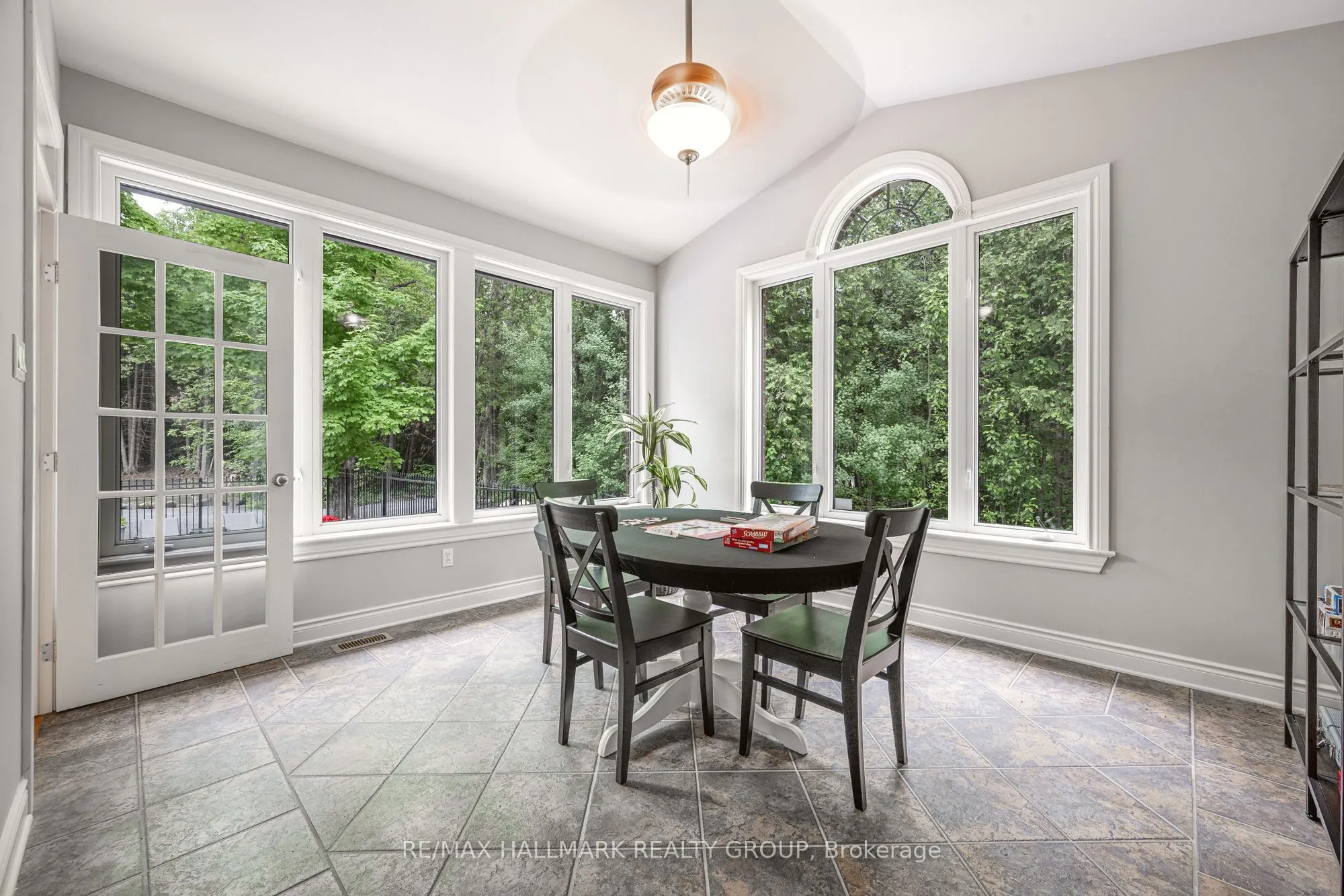 1431 Duchess Crescent