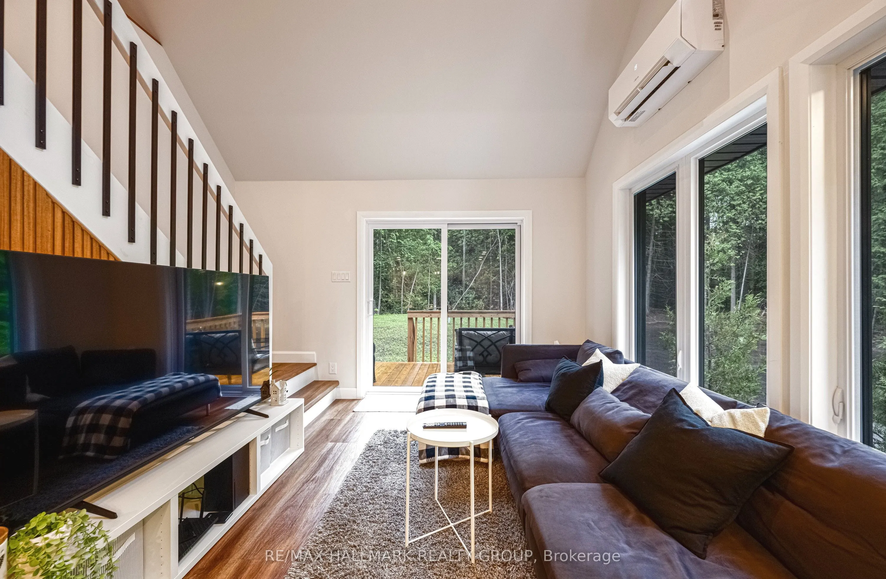1431 Duchess Crescent