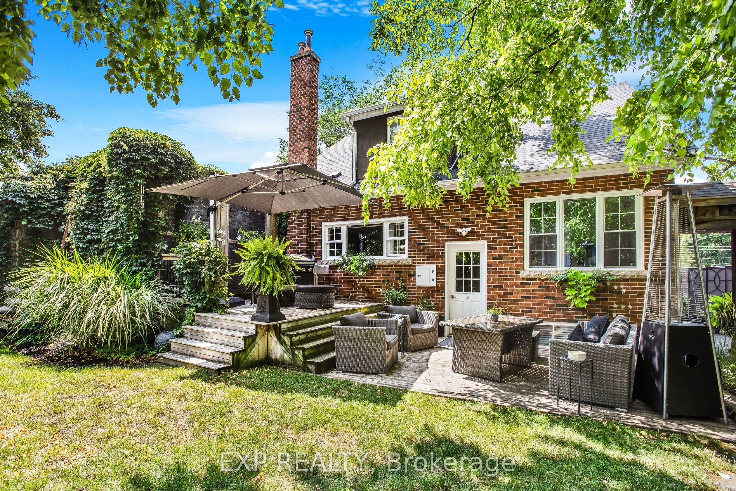 8 Warwick Road