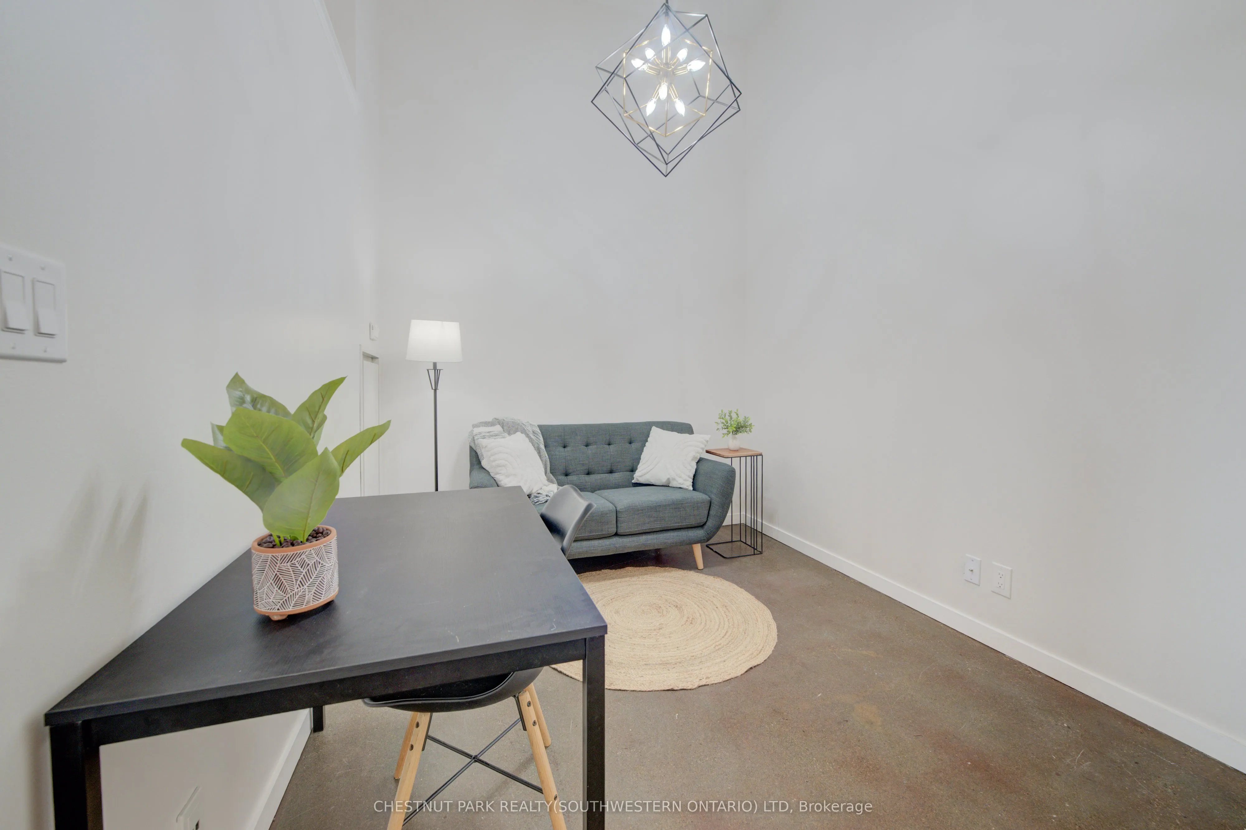 404 King Street W, #524