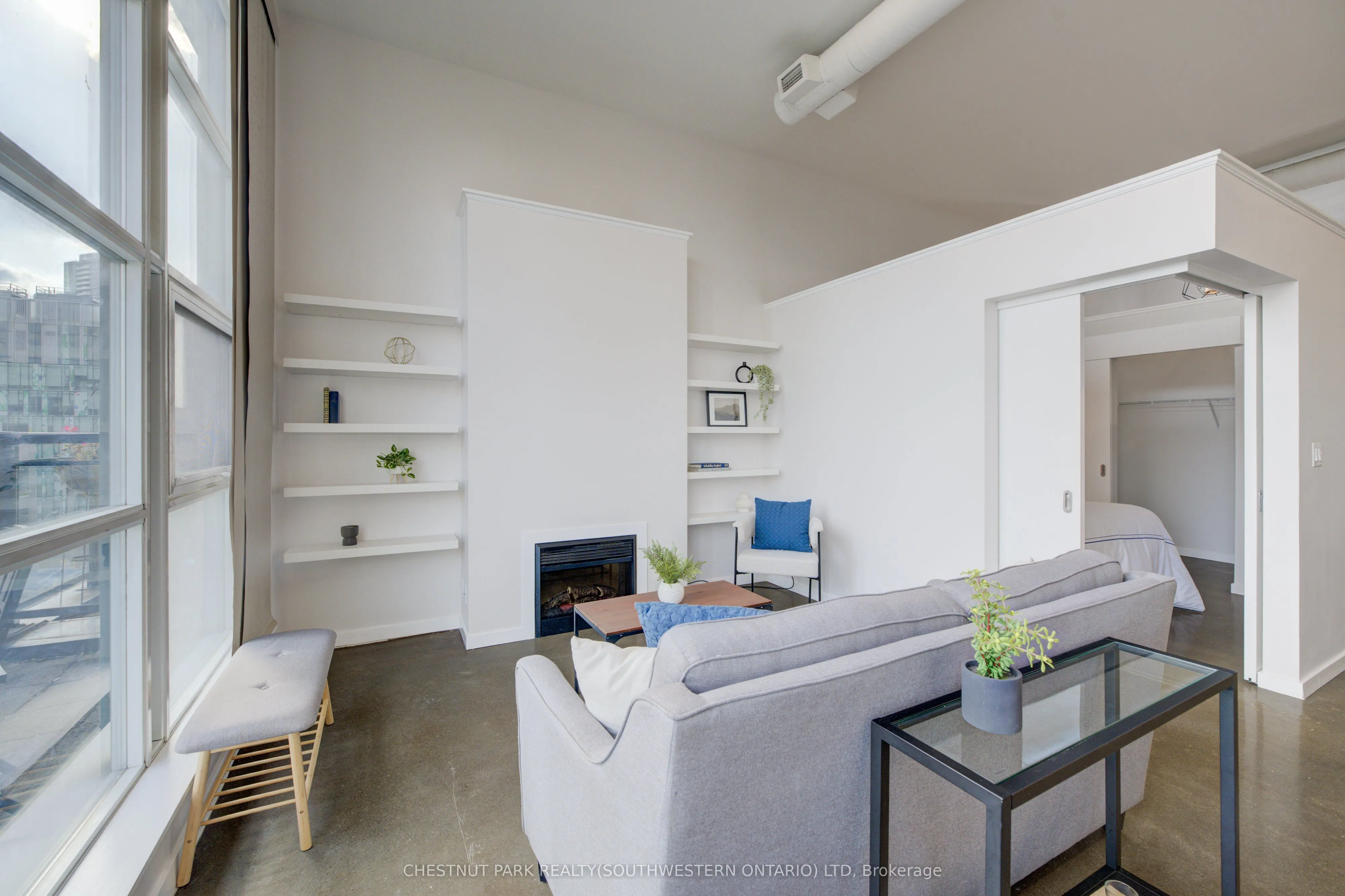 404 King Street W, #524