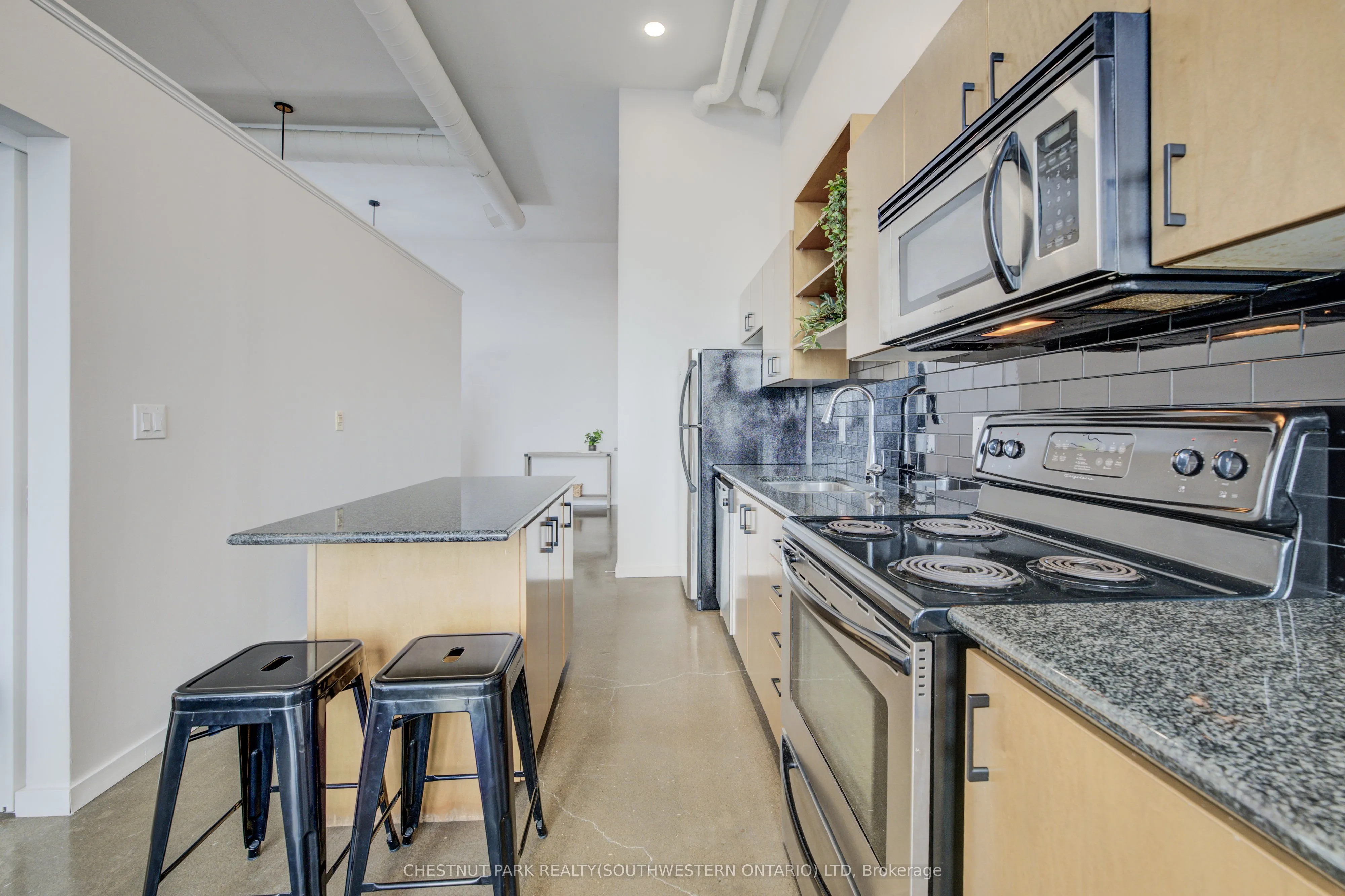 404 King Street W, #524