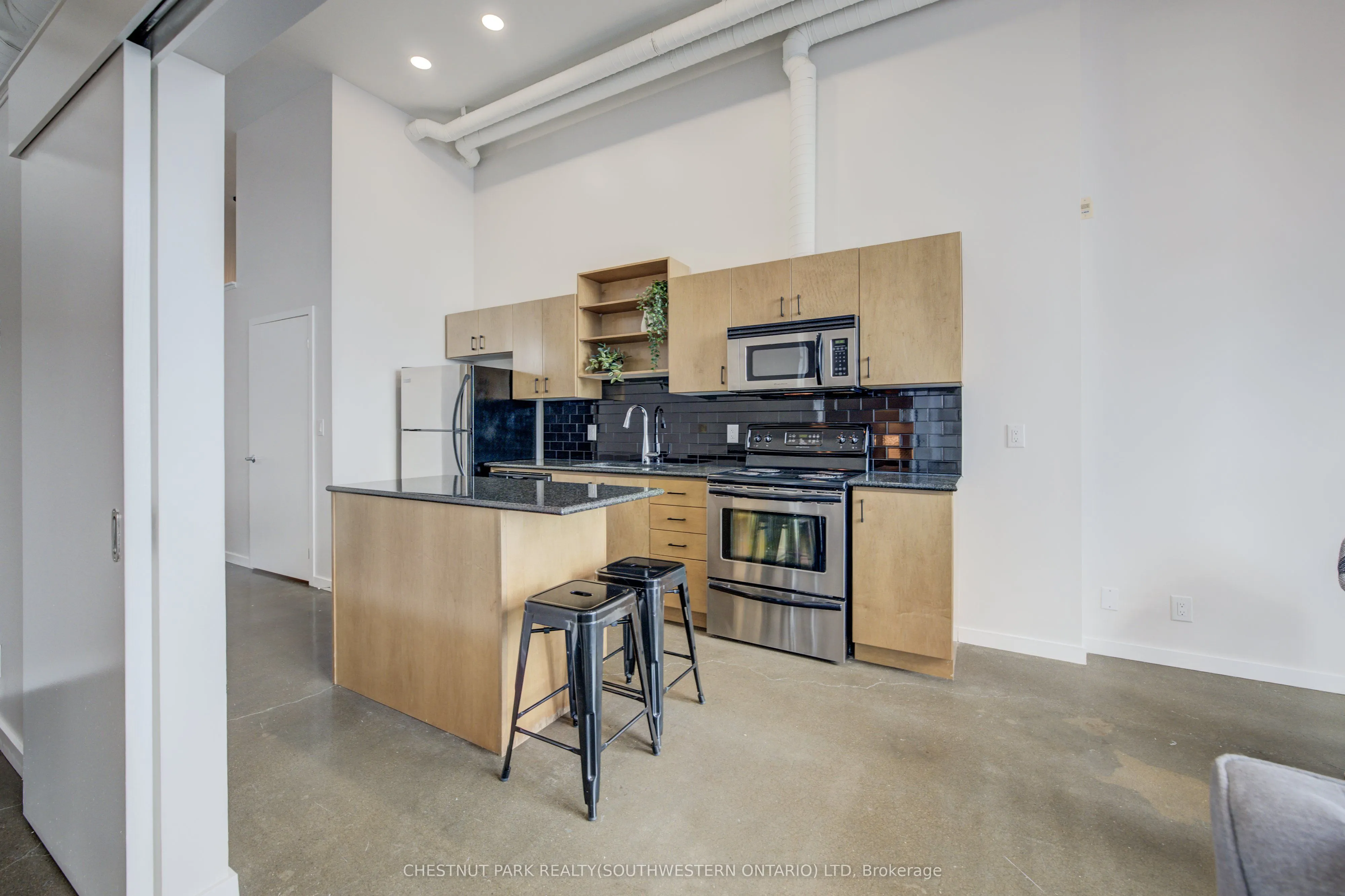 404 King Street W, #524