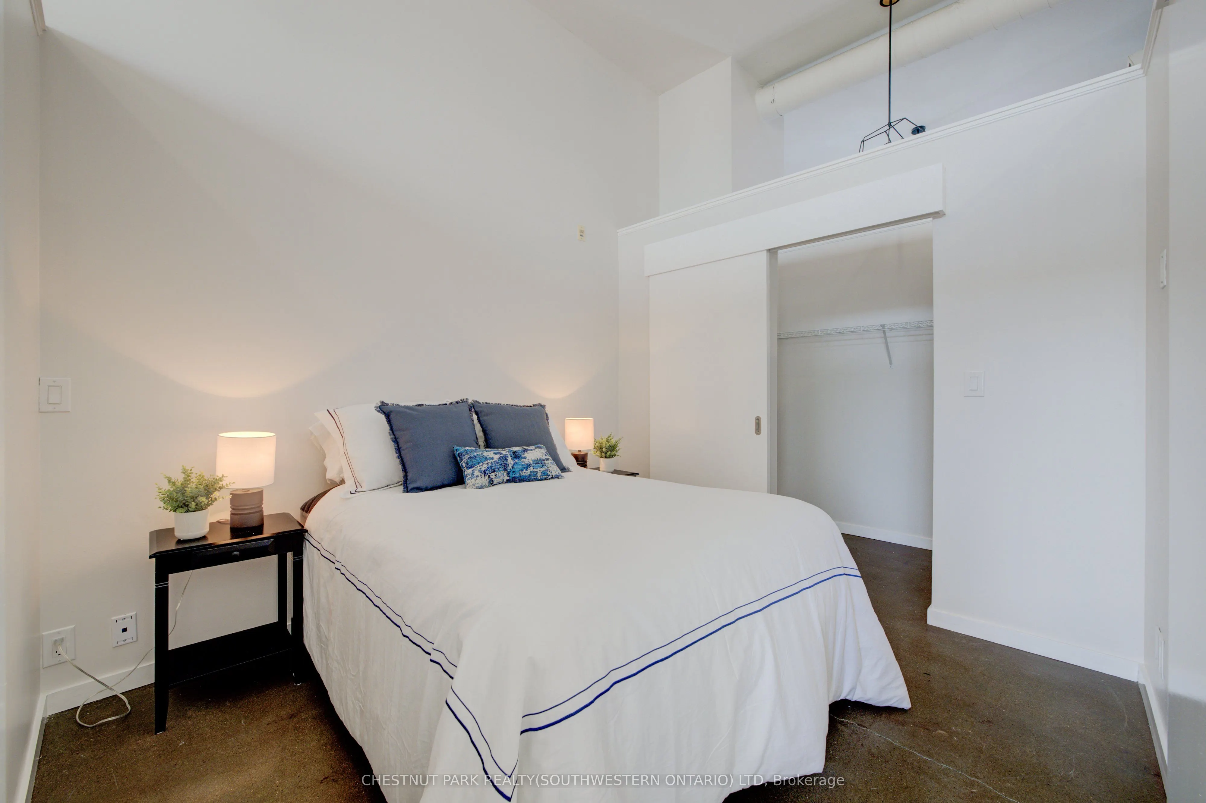404 King Street W, #524