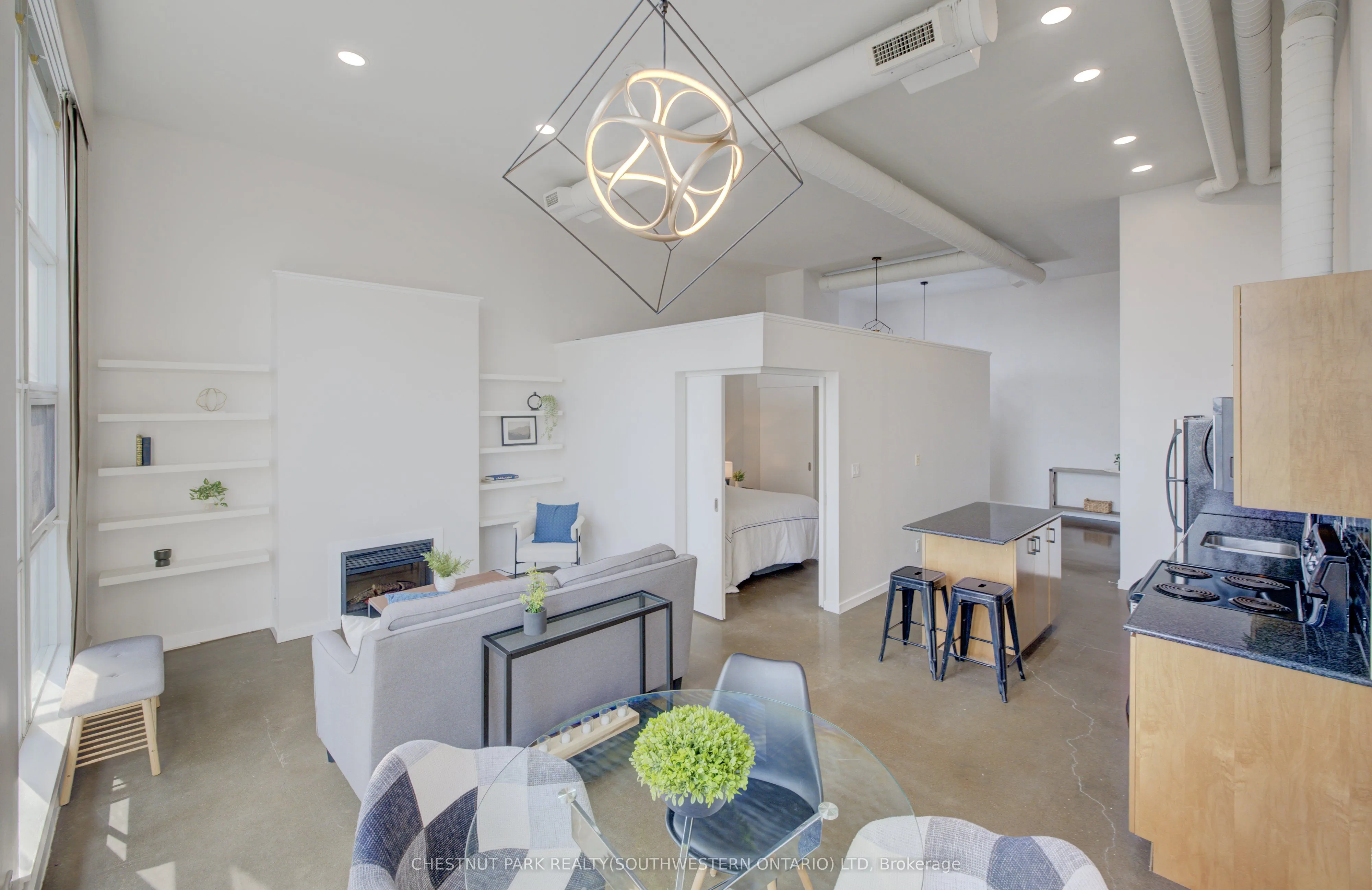 404 King Street W, #524