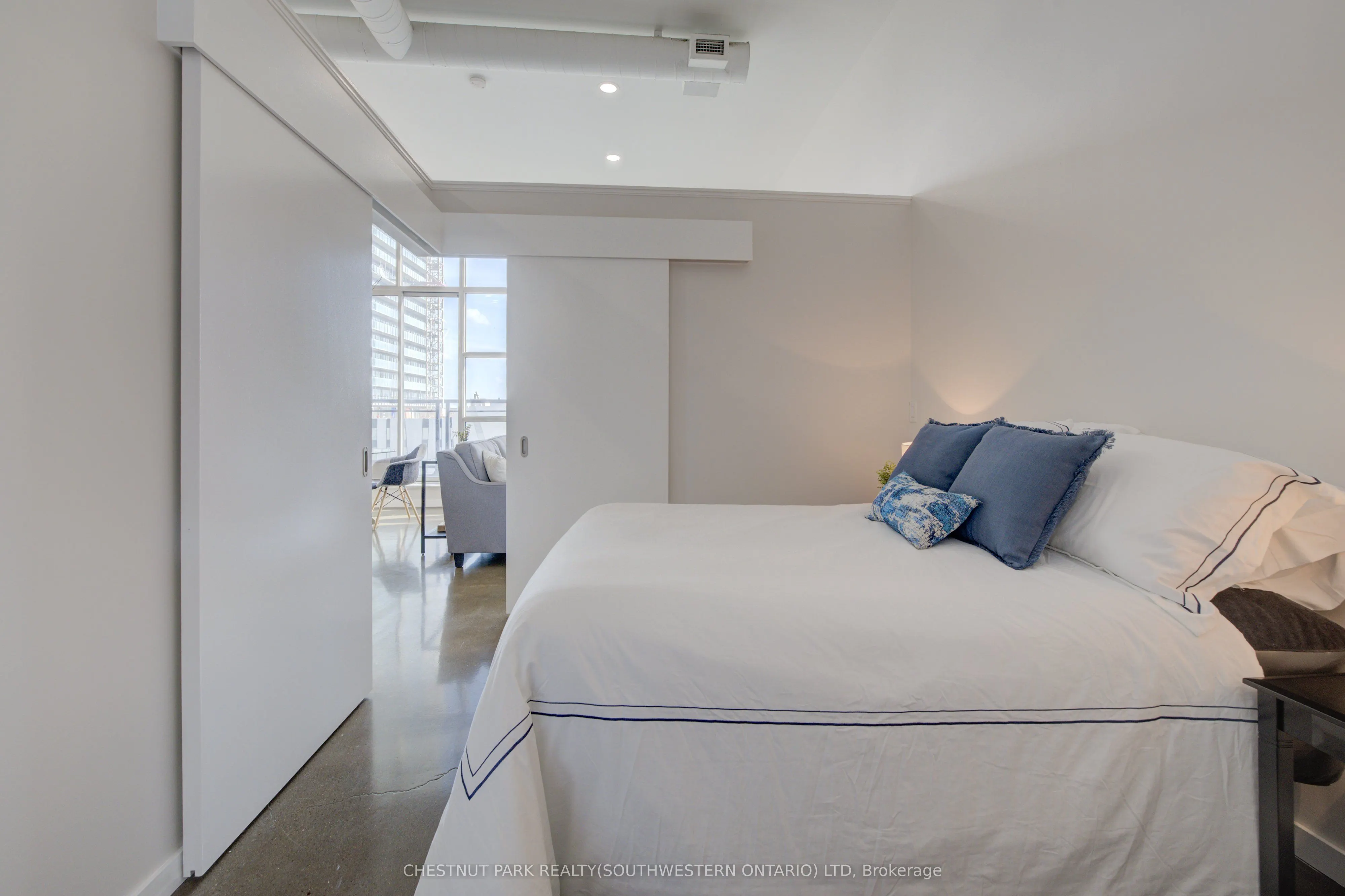 404 King Street W, #524
