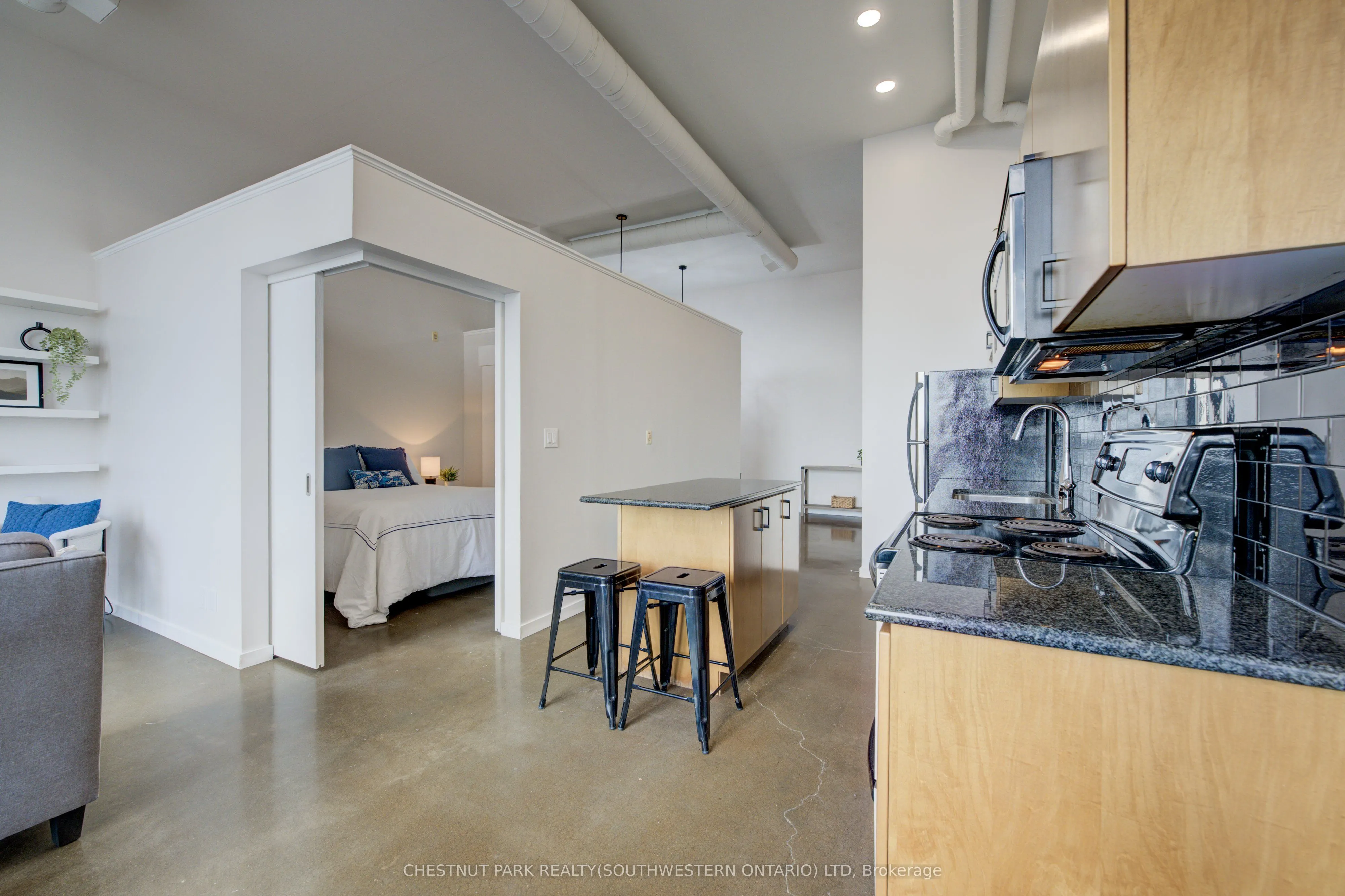 404 King Street W, #524