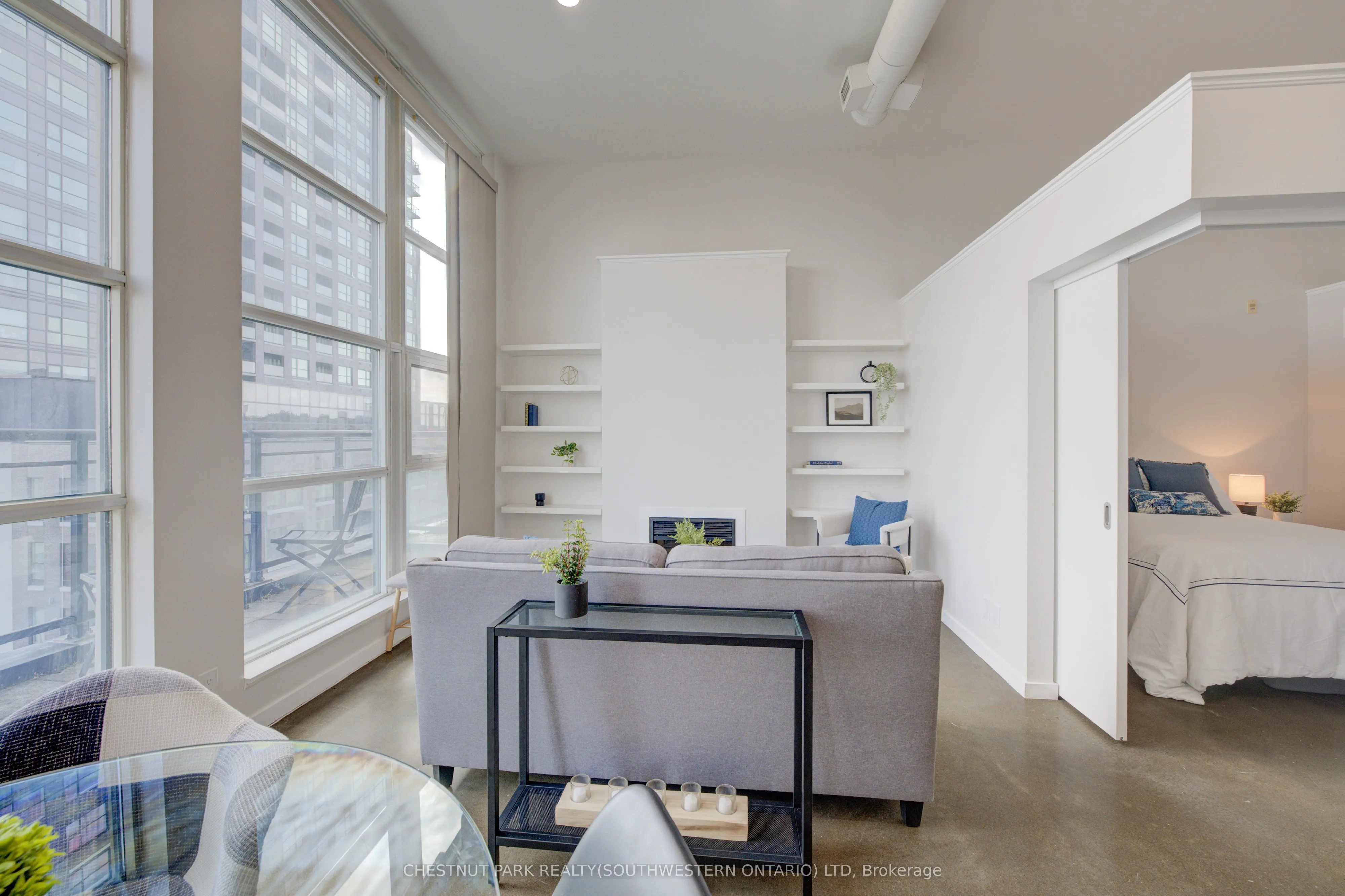 404 King Street W, #524