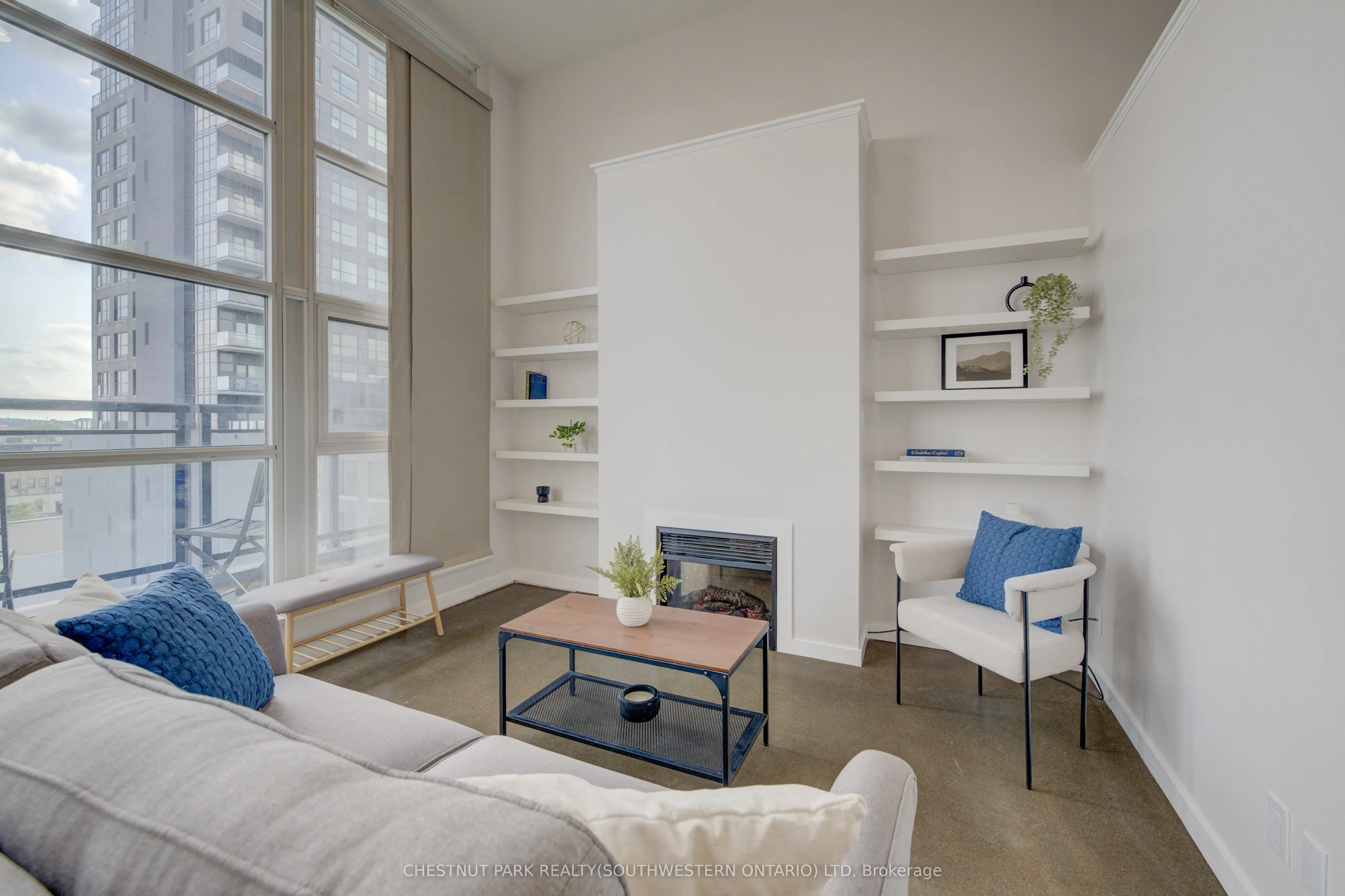 404 King Street W, #524