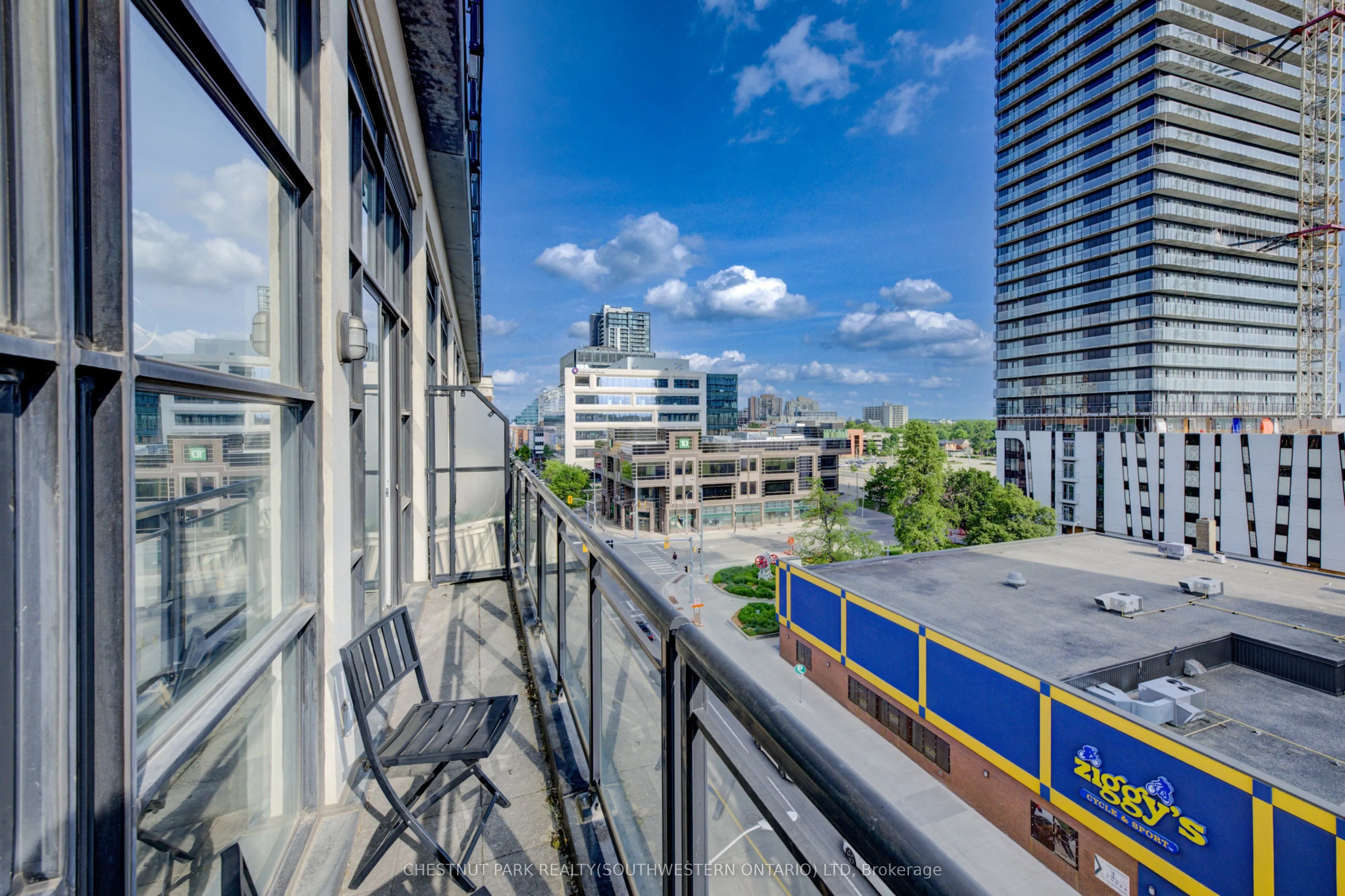 404 King Street W, #524
