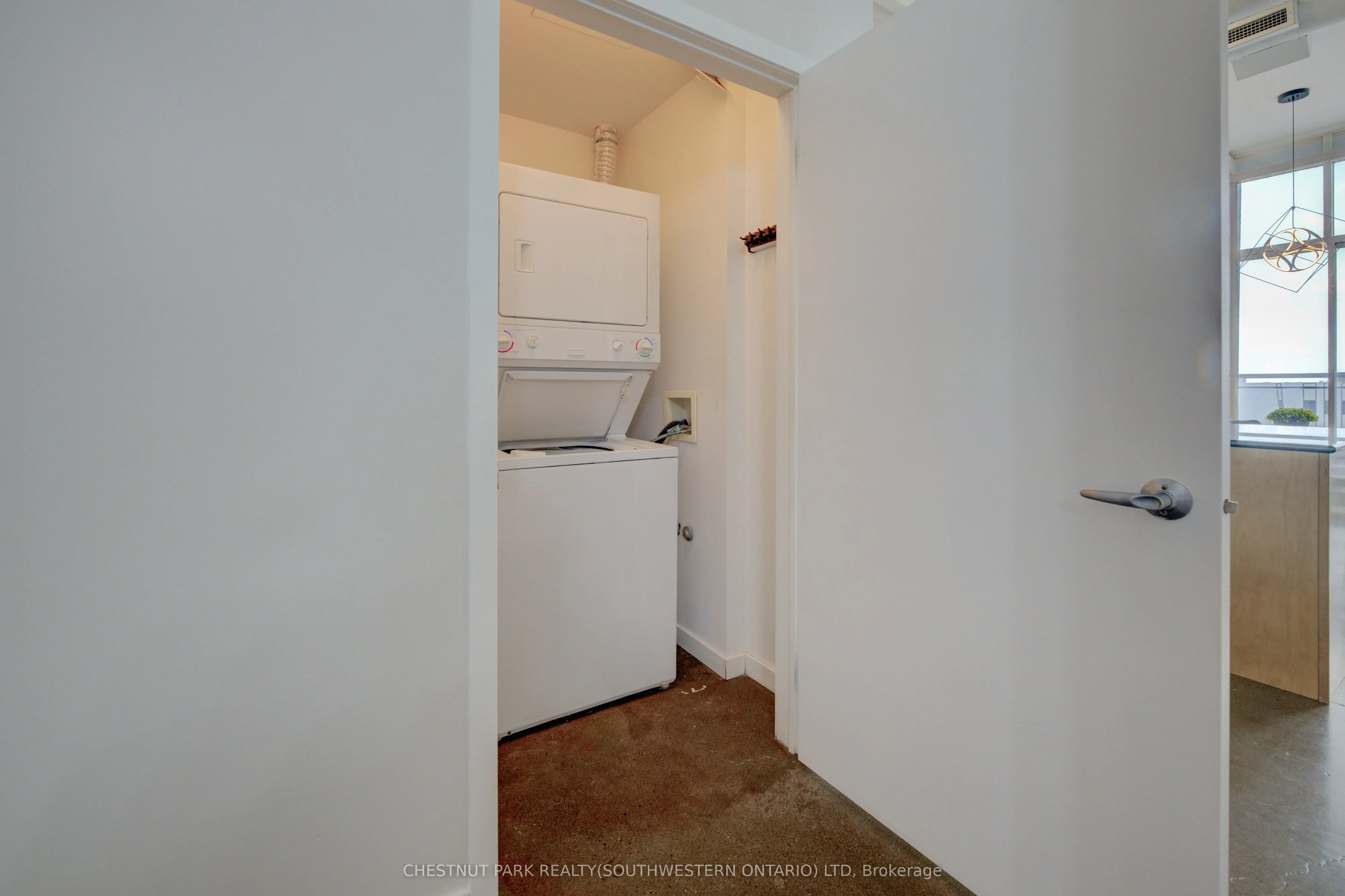 404 King Street W, #524