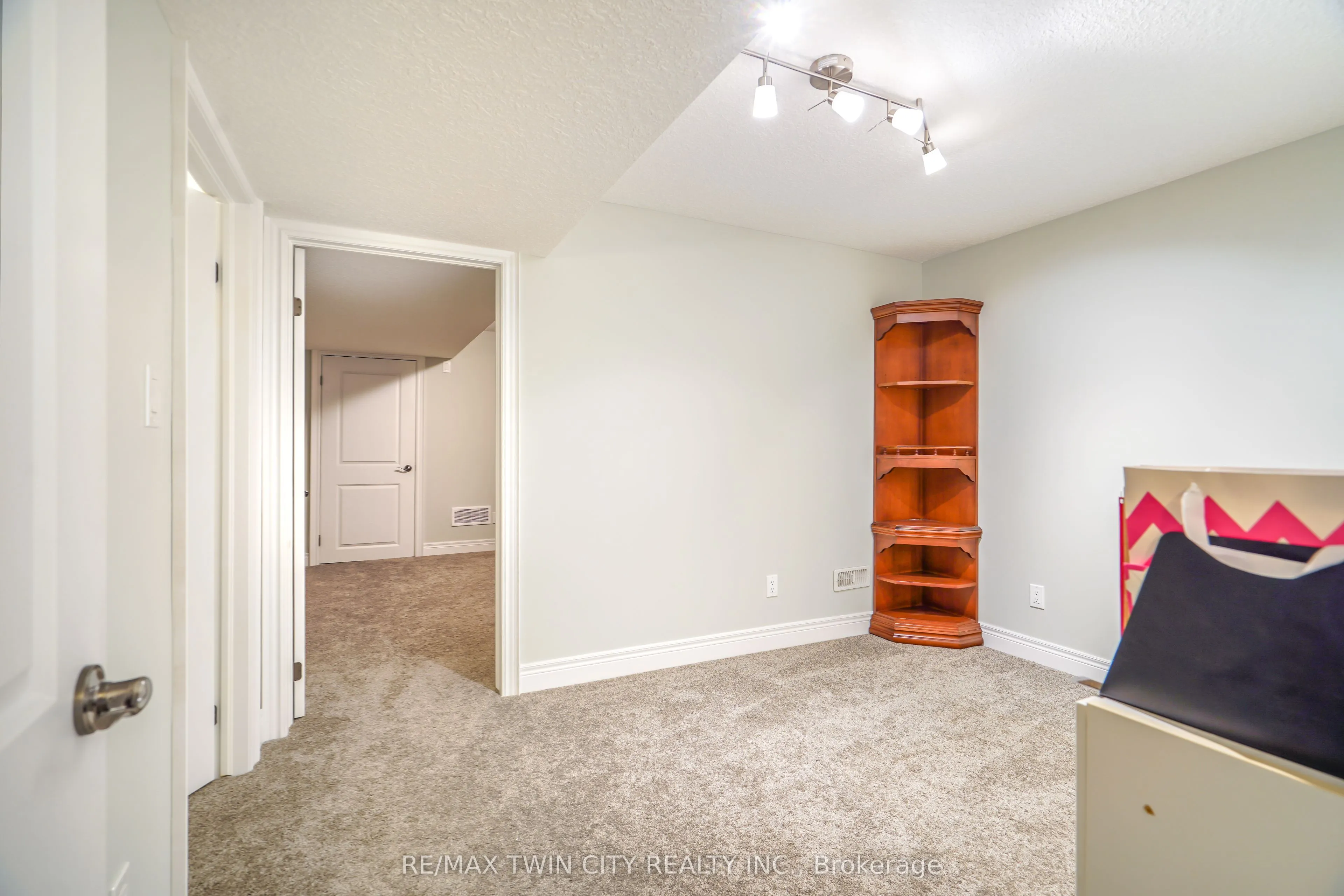 194 Donly Drive S, #13