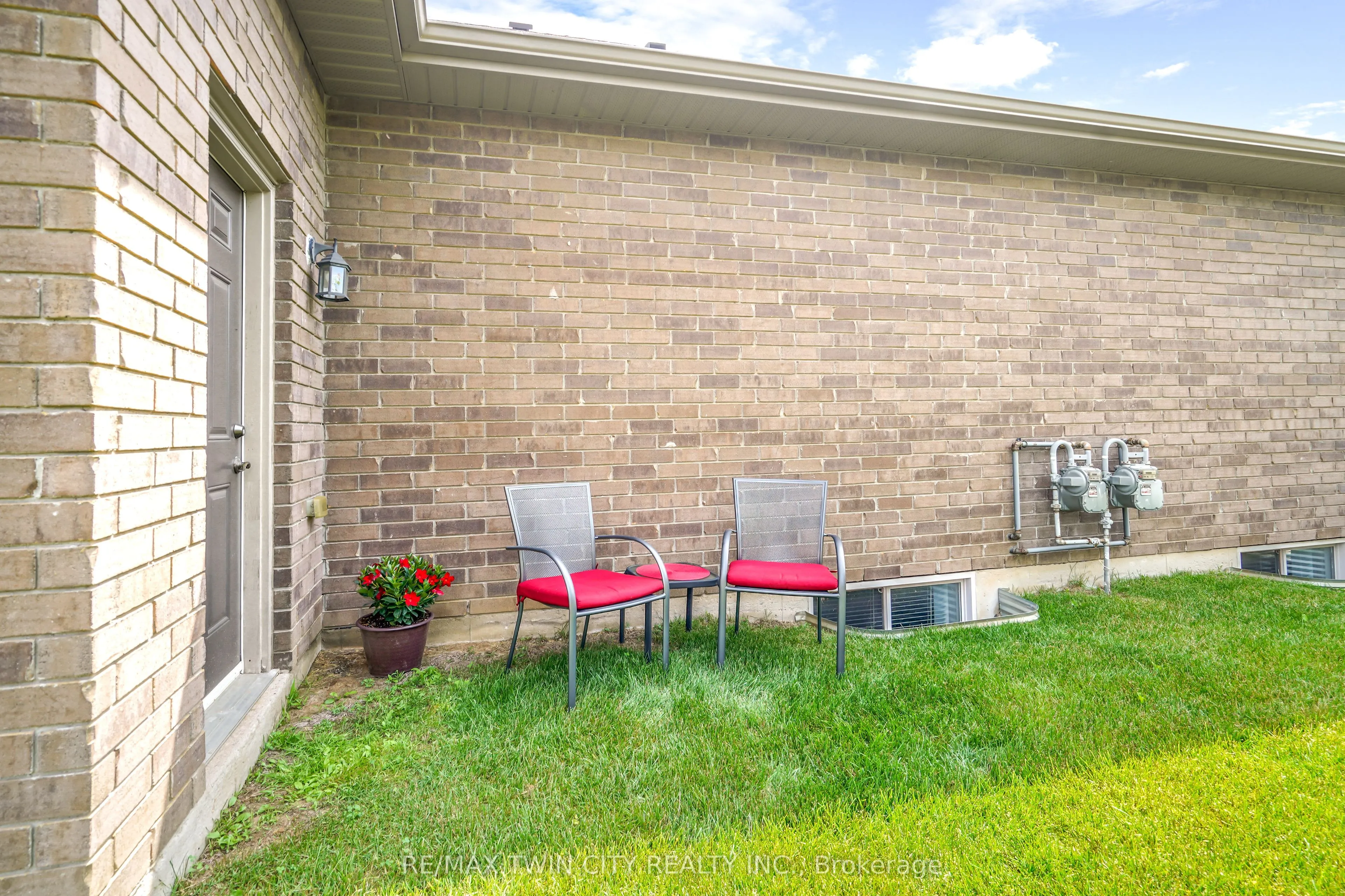 194 Donly Drive S, #13