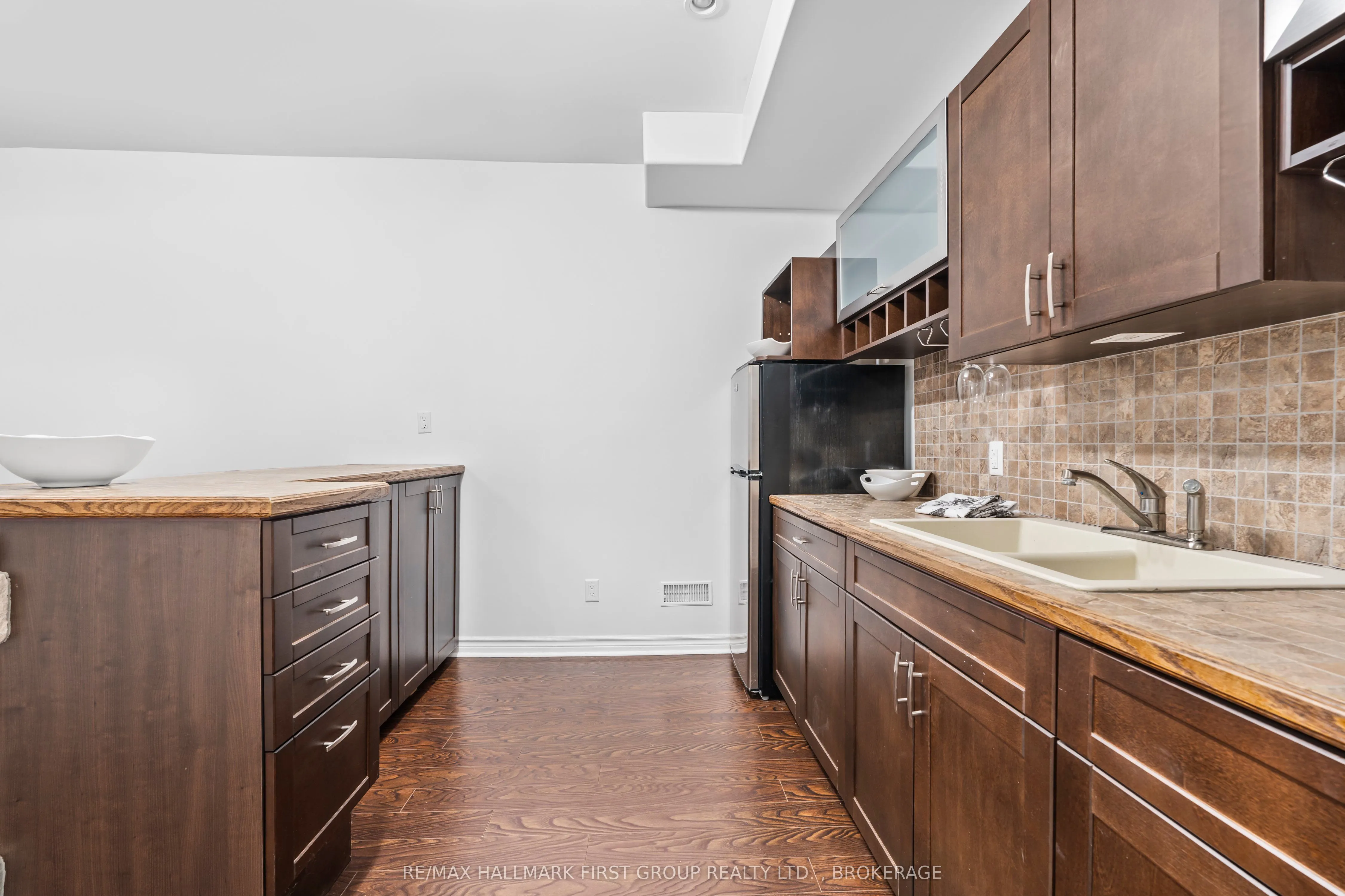 1461 ENGLISH Way