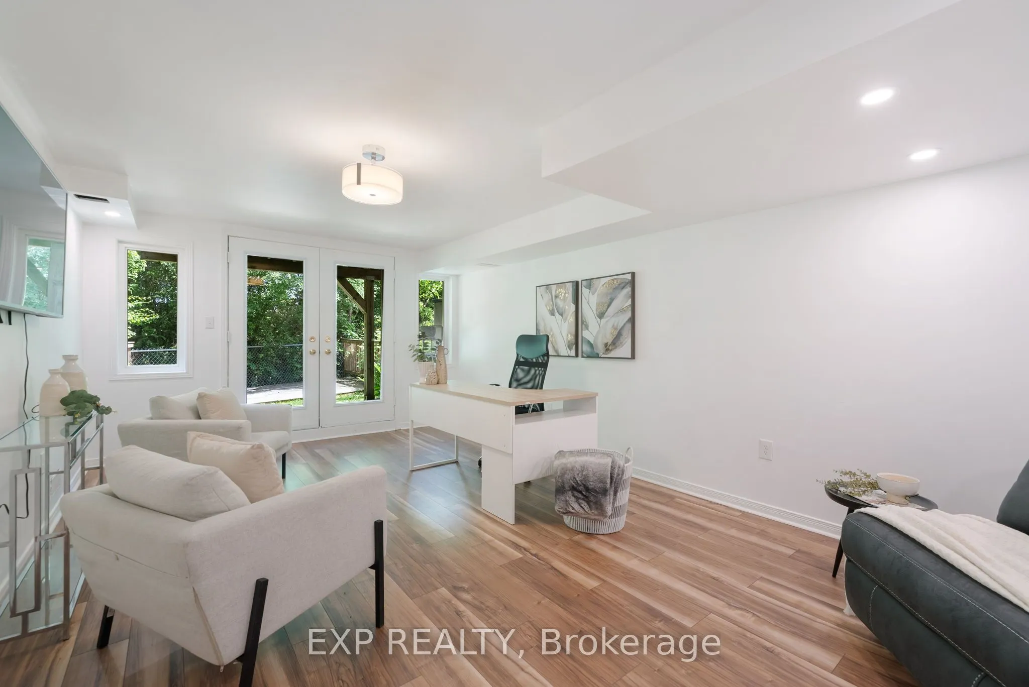 100 Brookside Street