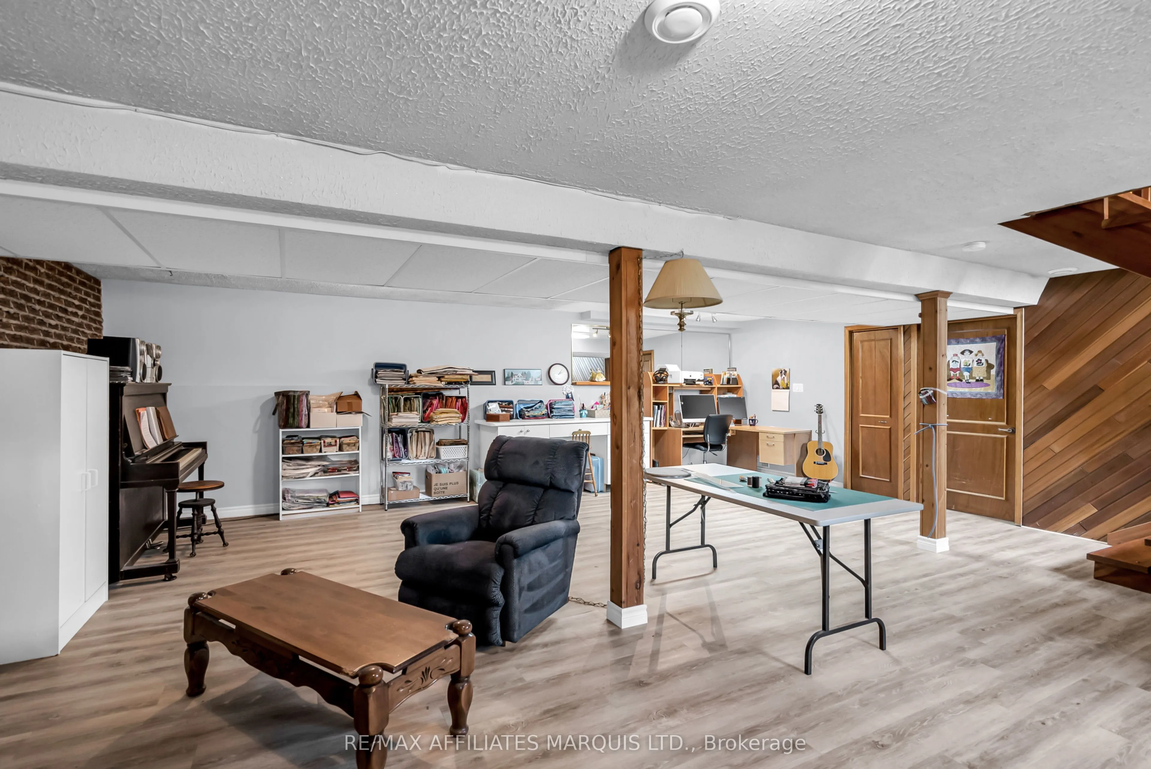 18227 Oak Drive