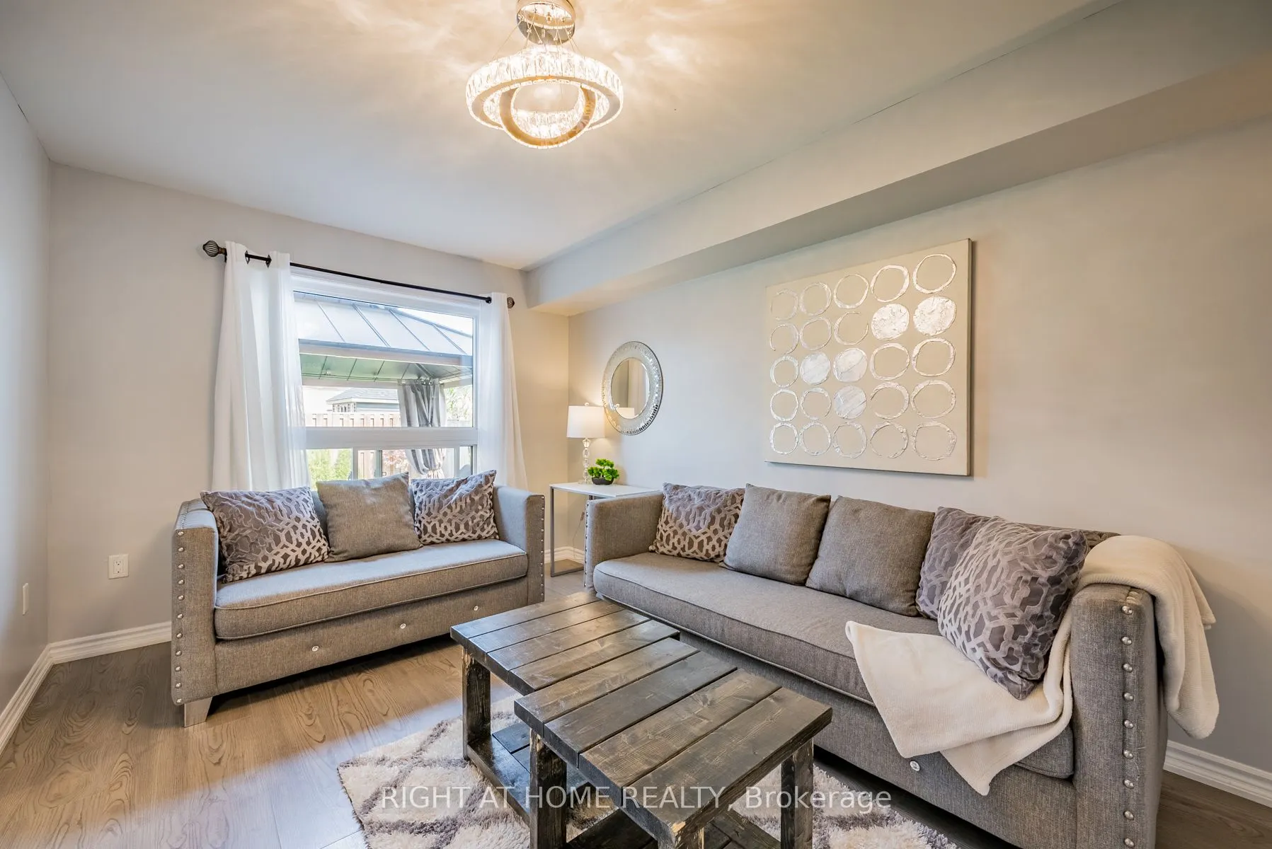 38 Claxton Crescent