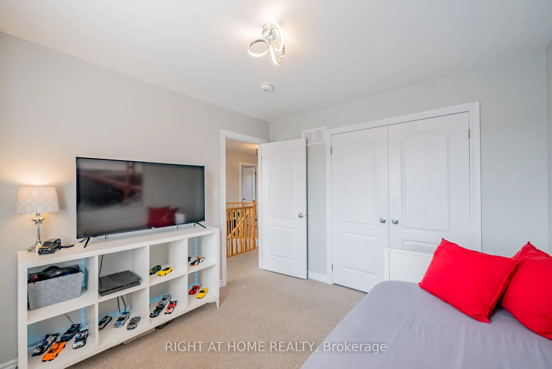 38 Claxton Crescent