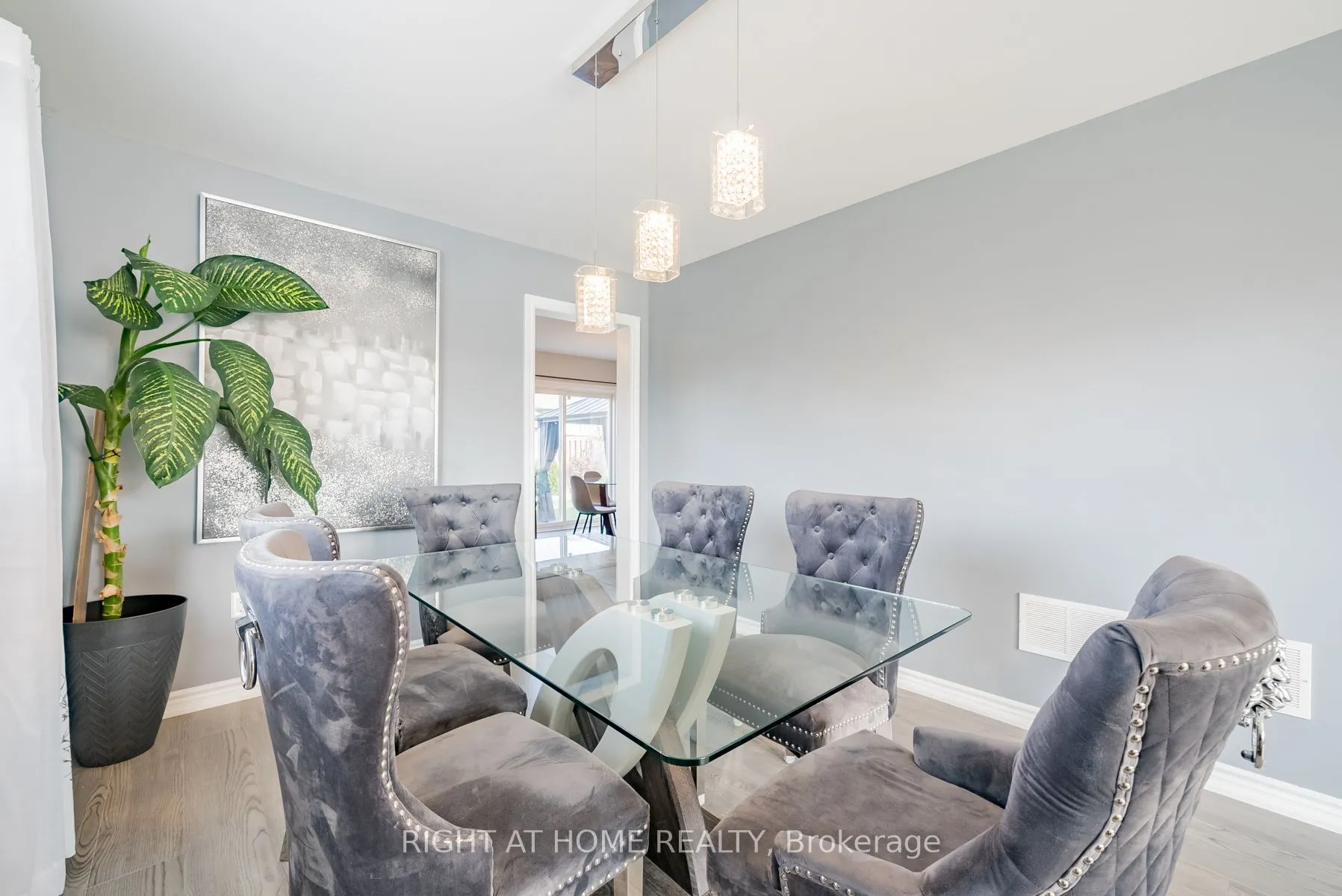 38 Claxton Crescent
