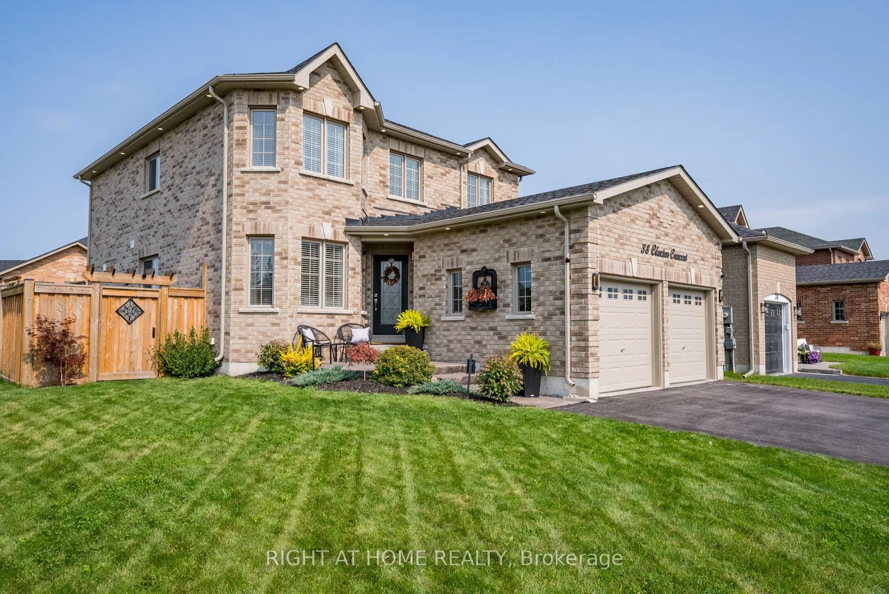 38 Claxton Crescent