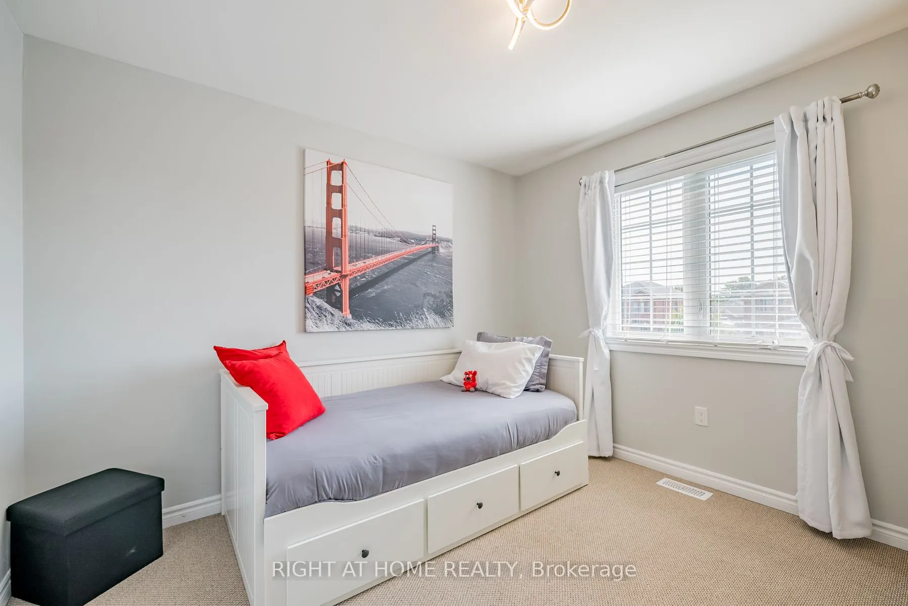 38 Claxton Crescent