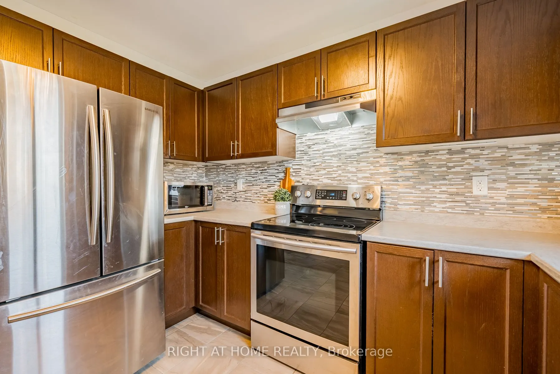 38 Claxton Crescent