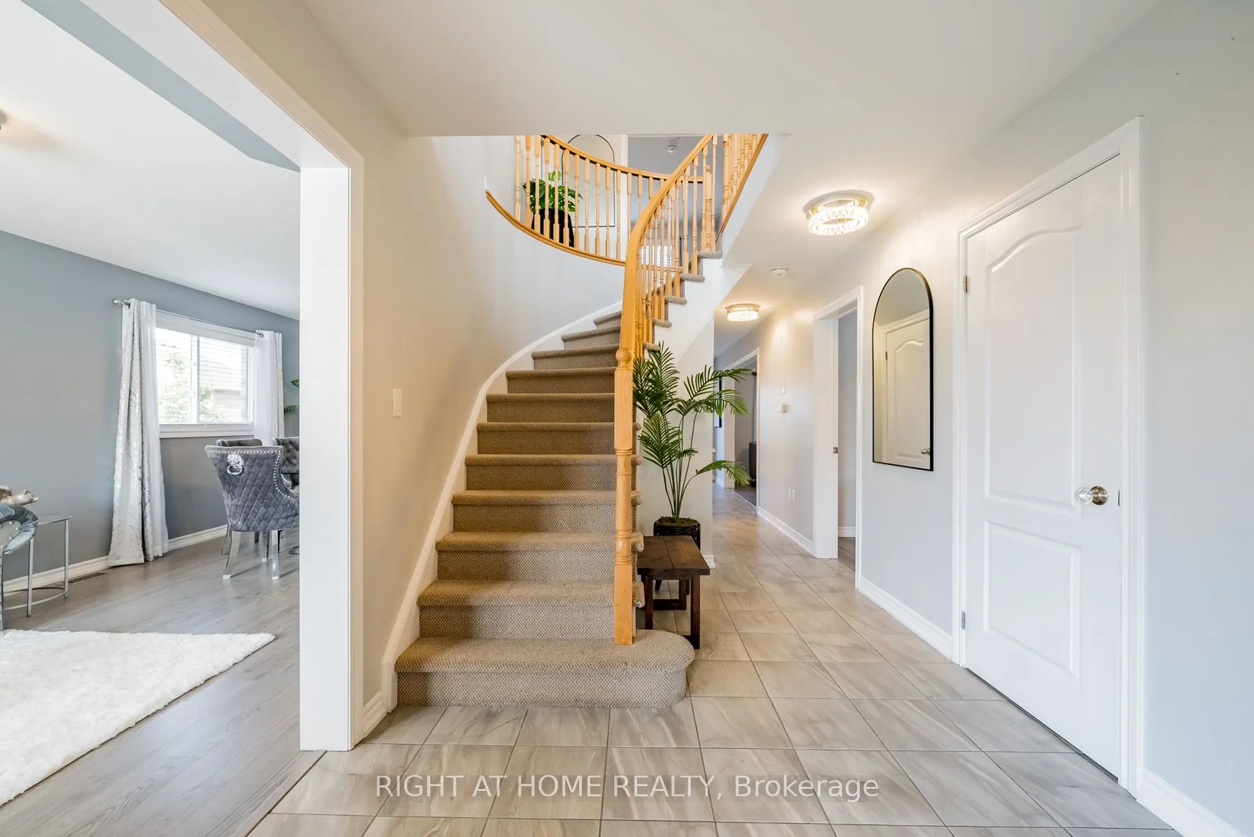 38 Claxton Crescent