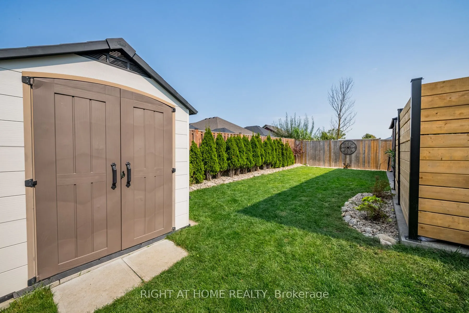 38 Claxton Crescent
