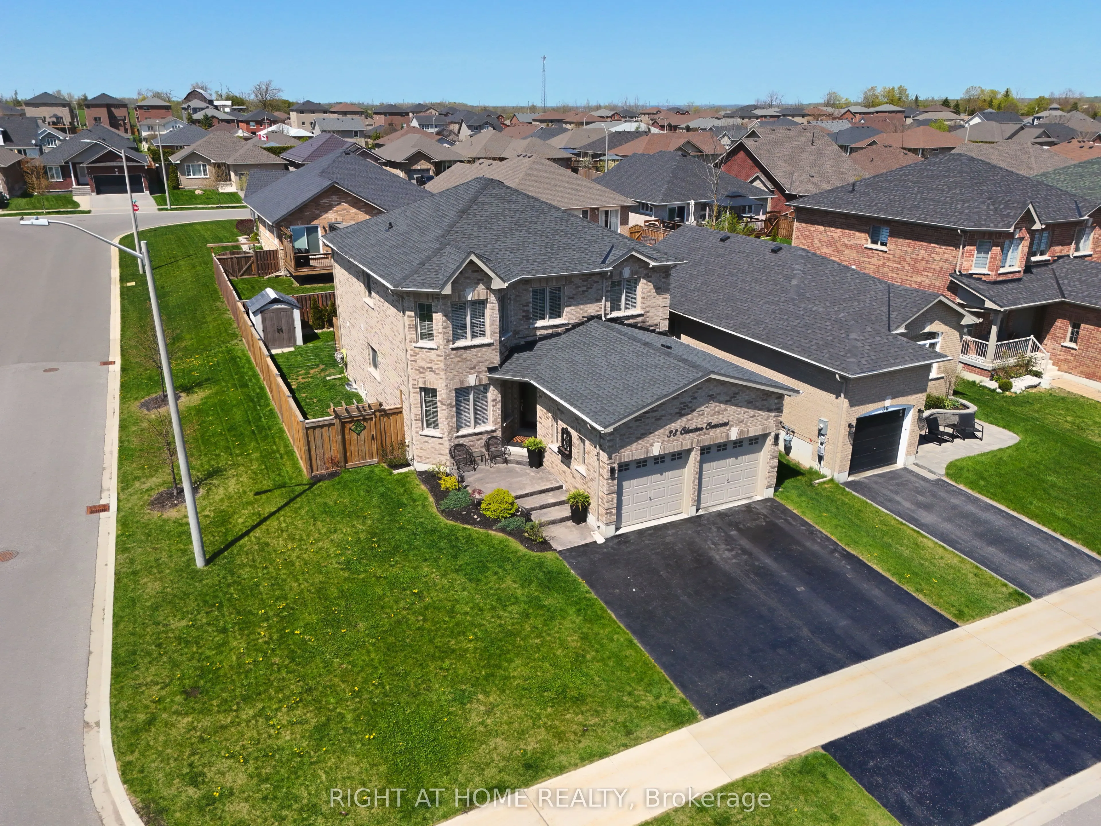 38 Claxton Crescent