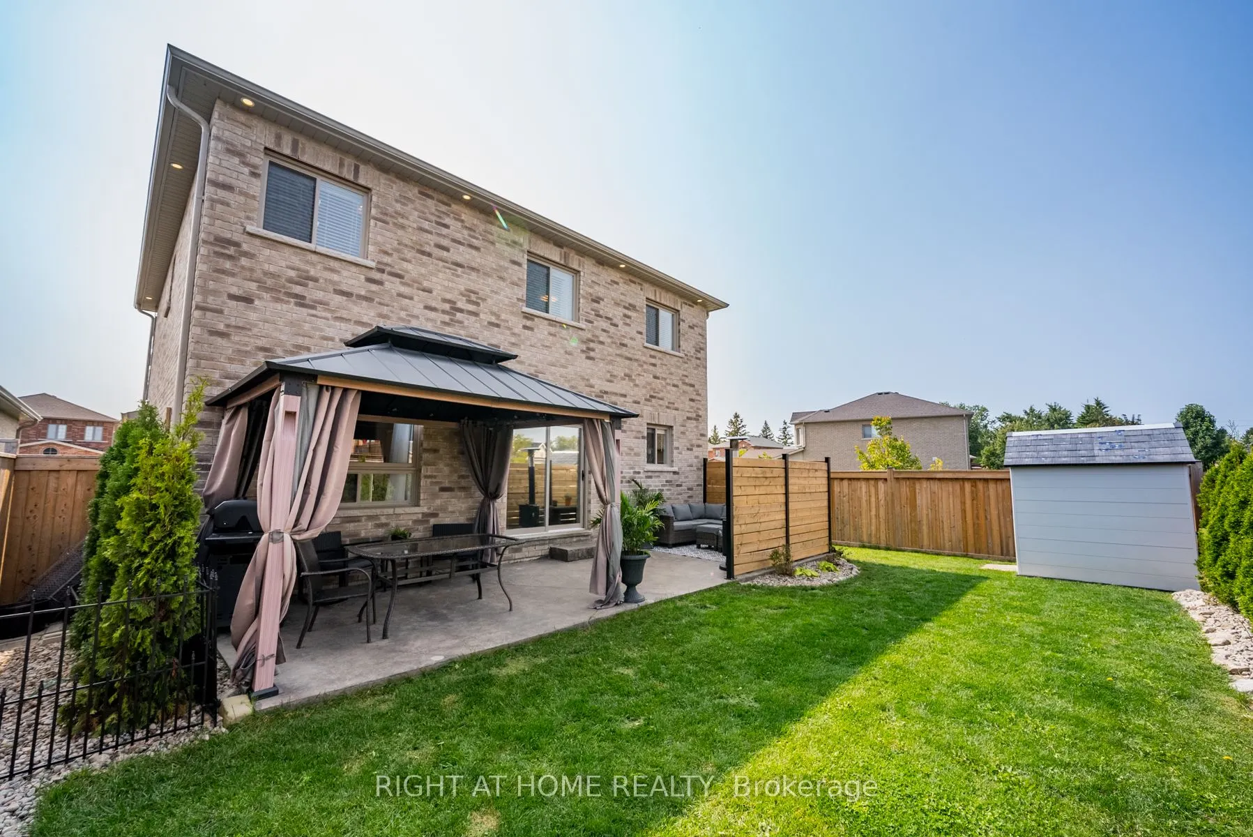 38 Claxton Crescent