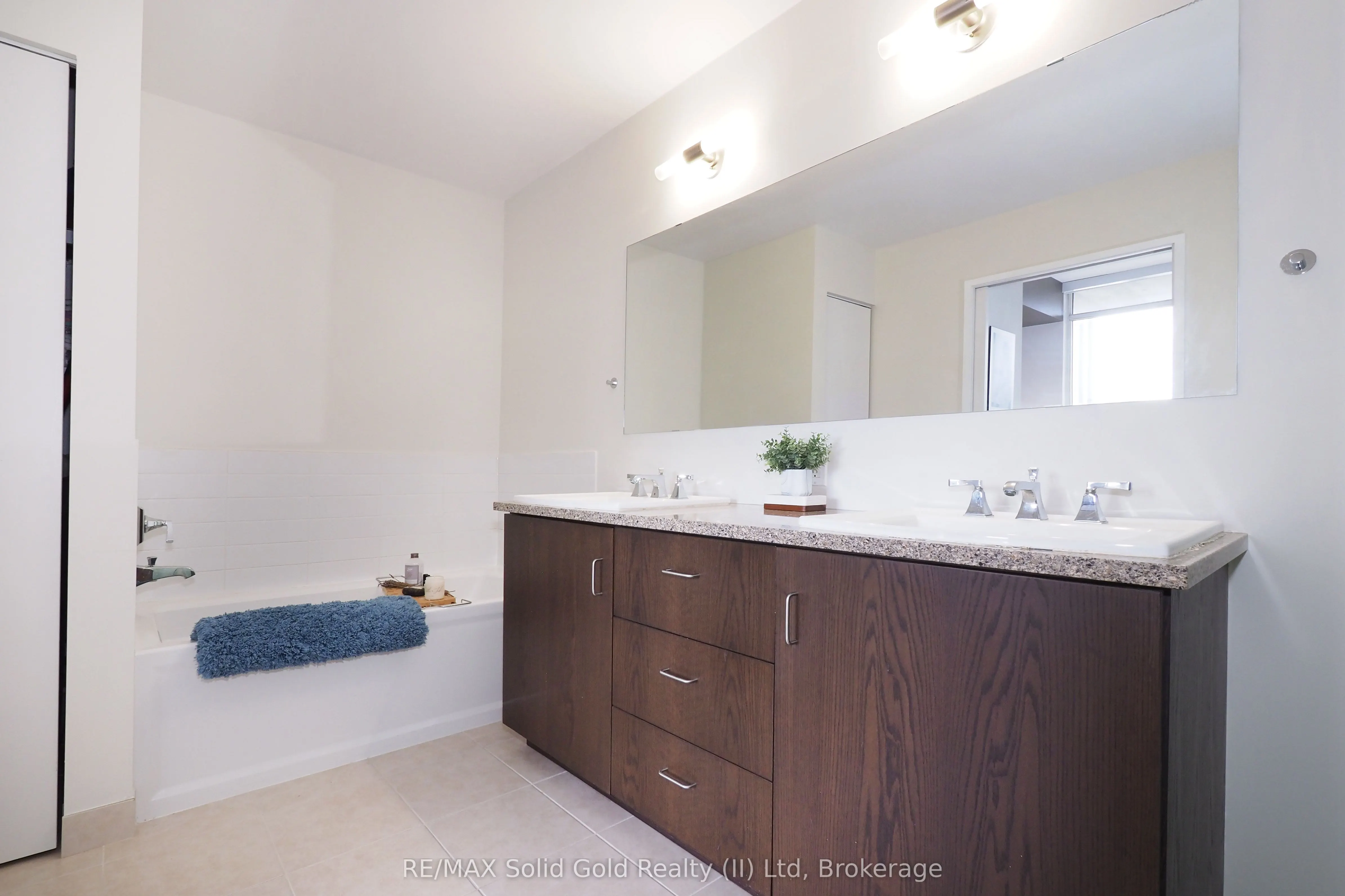 191 King Street S, #308