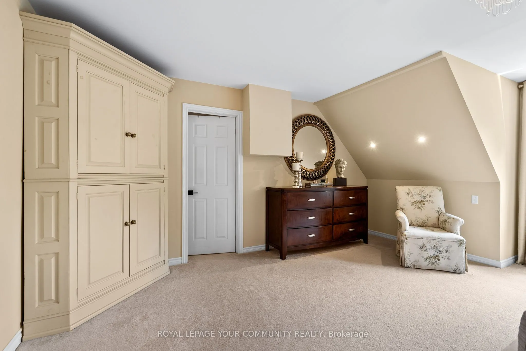 8454 Danforth Road W