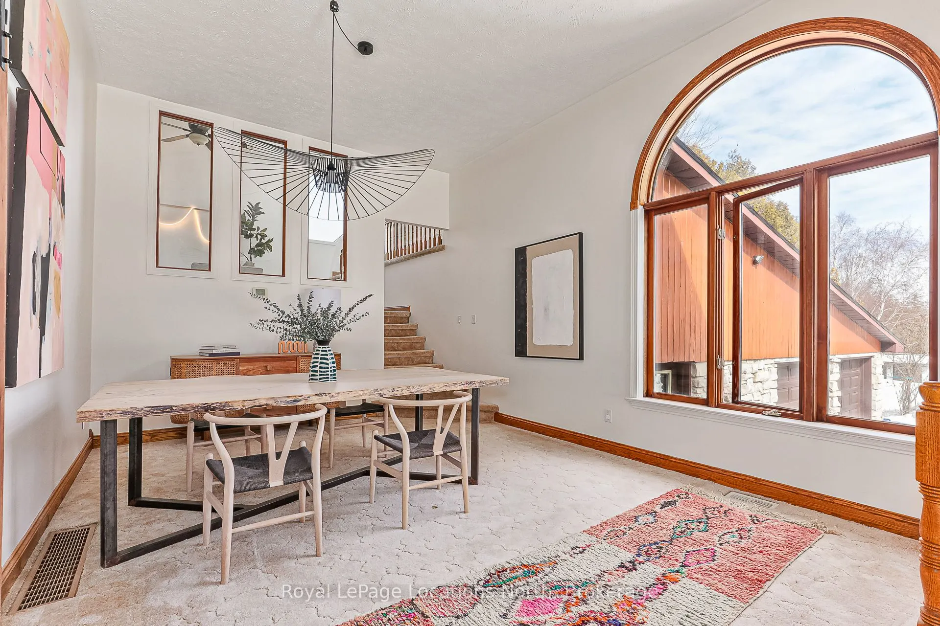 296 Lakeshore Road N