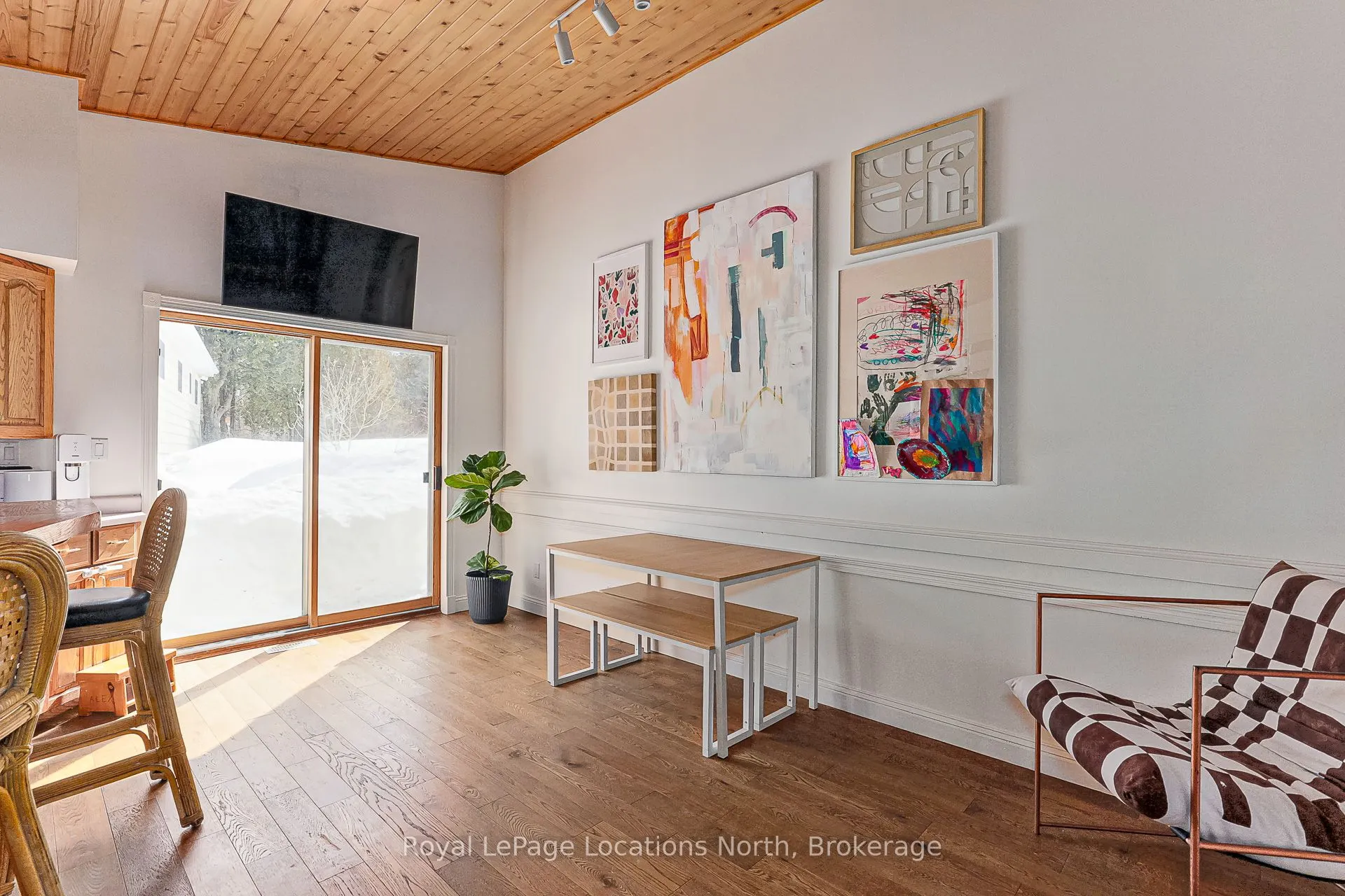 296 Lakeshore Road N
