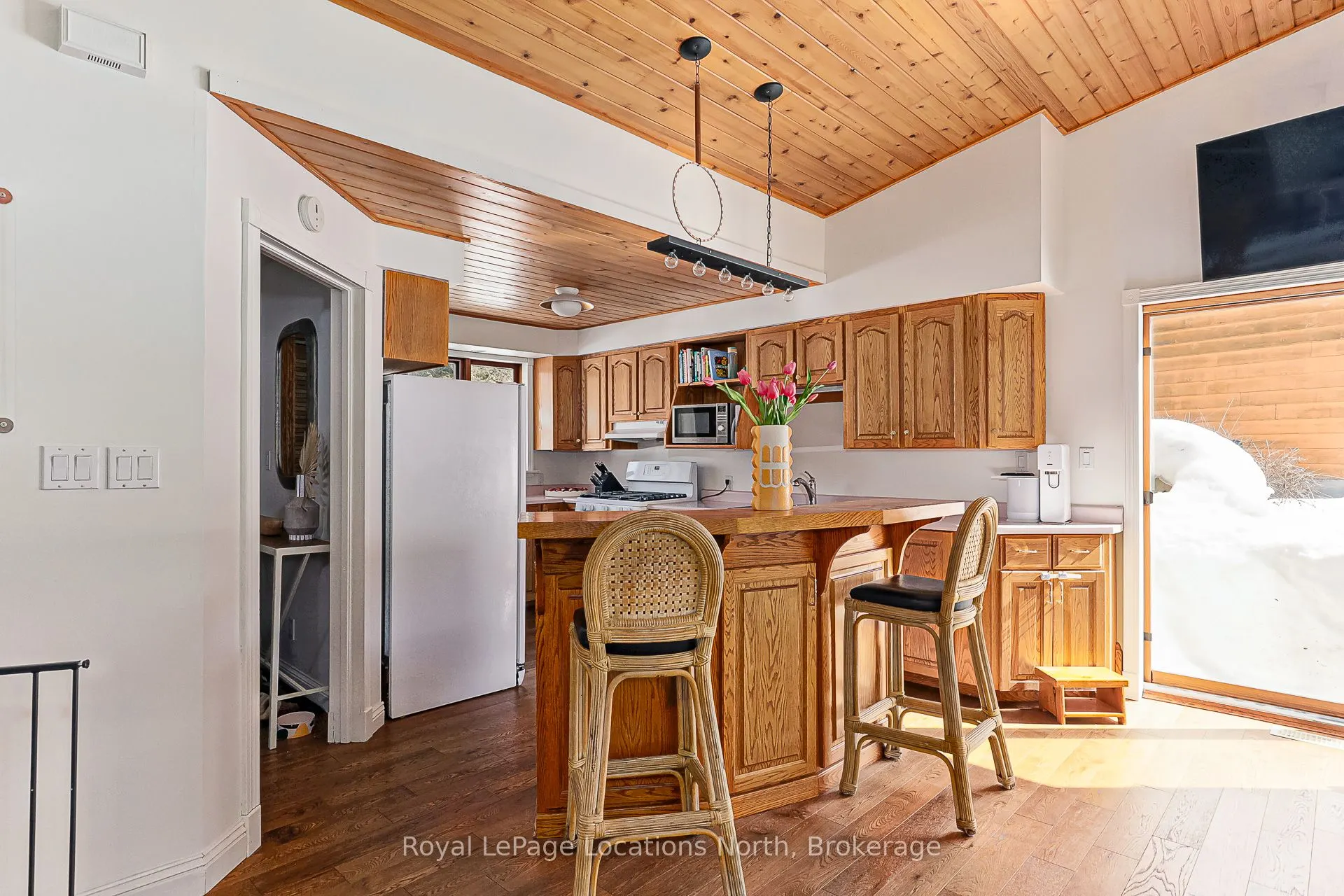 296 Lakeshore Road N
