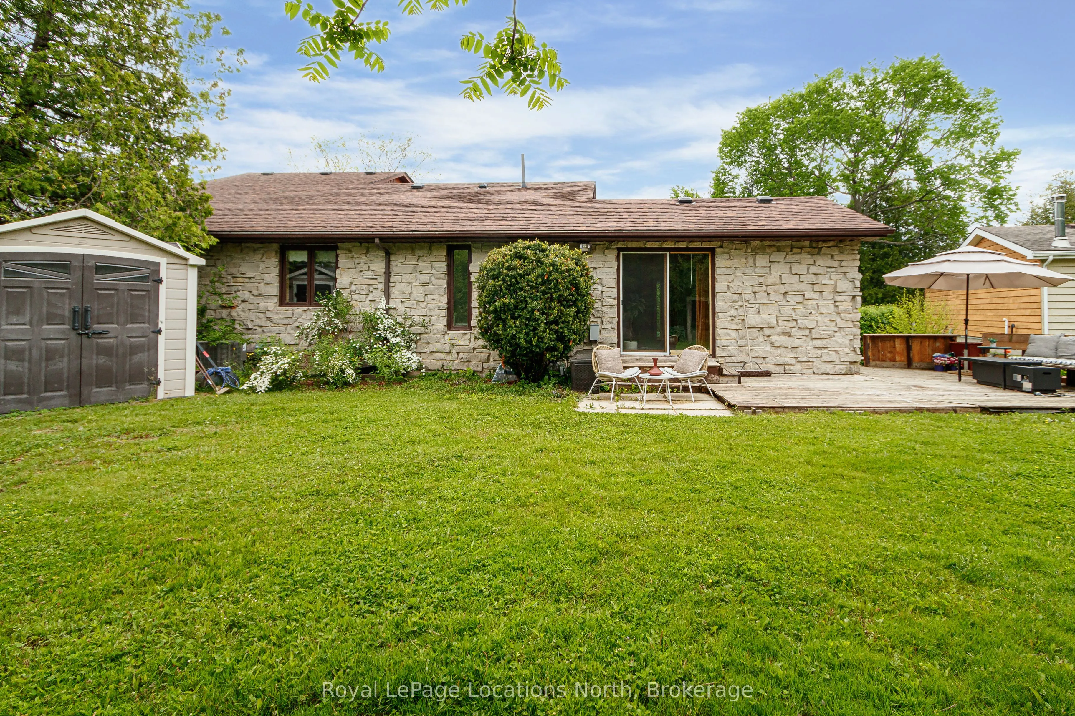 296 Lakeshore Road N