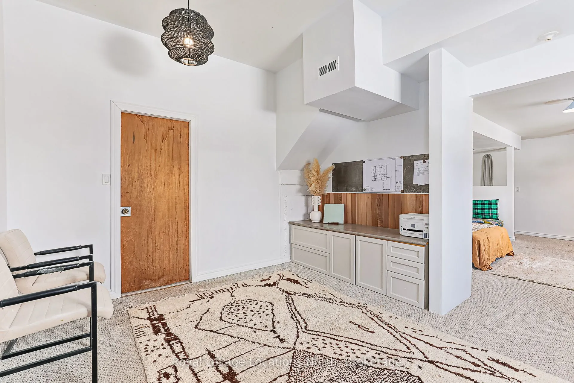 296 Lakeshore Road N