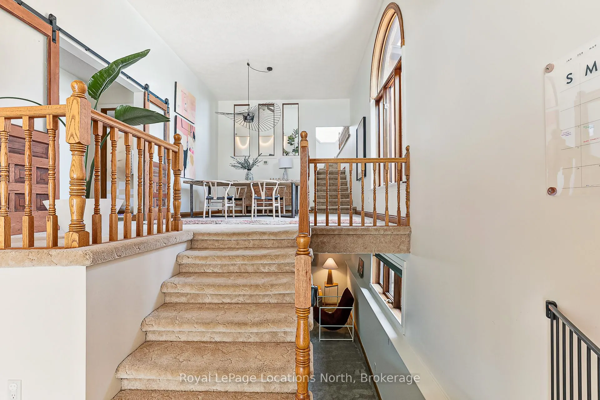 296 Lakeshore Road N