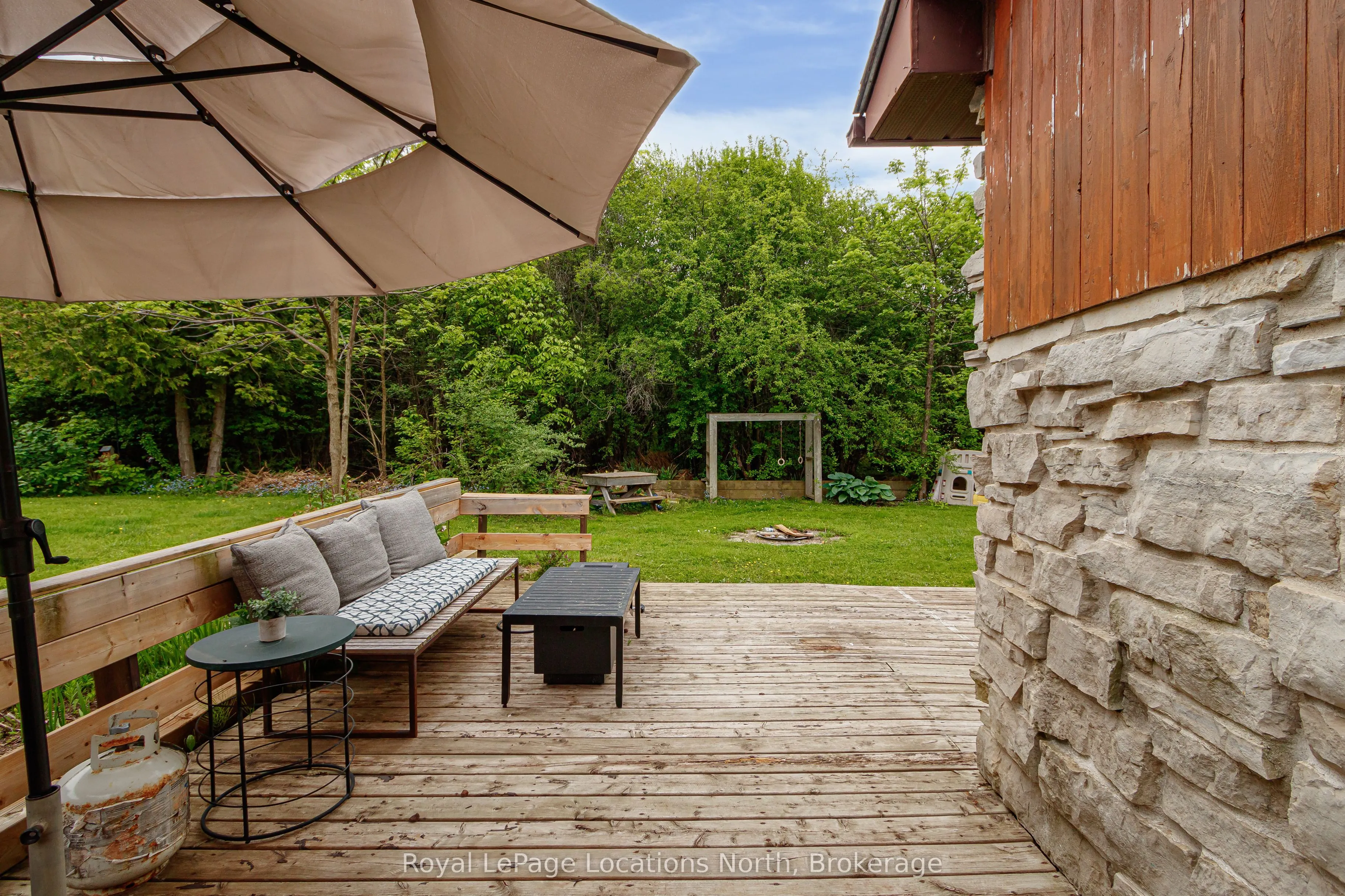 296 Lakeshore Road N