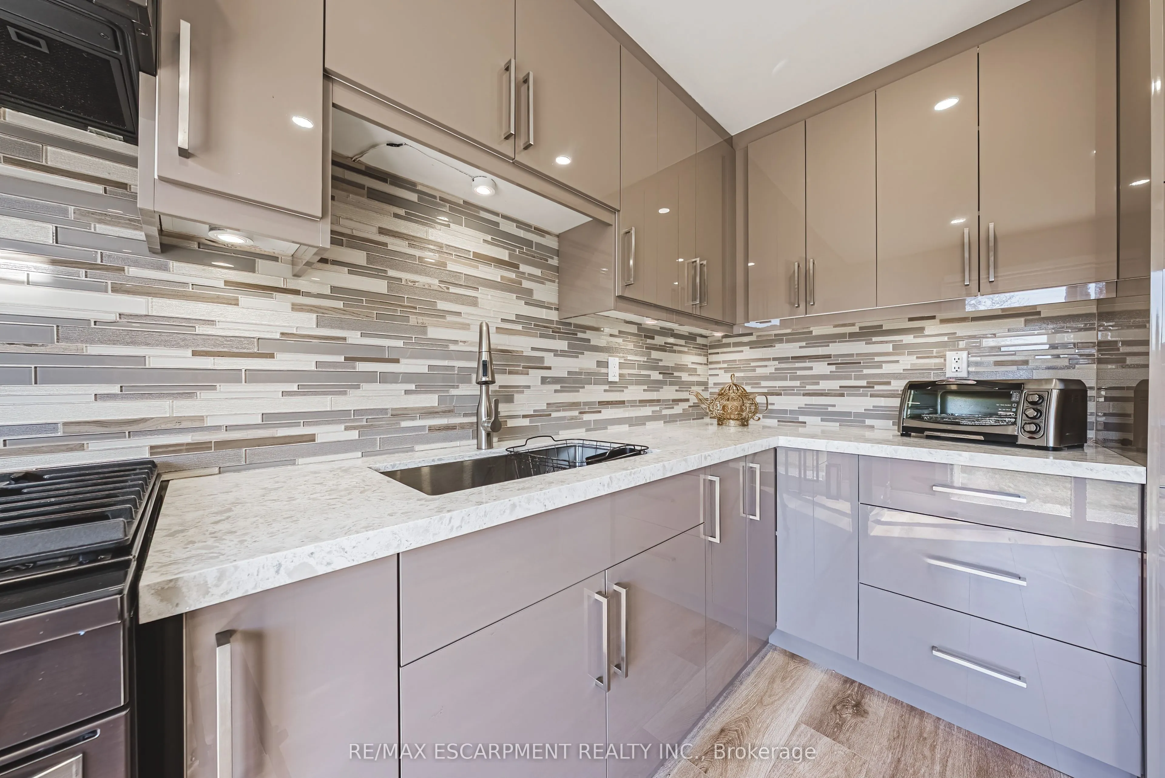 103 Broughton Avenue