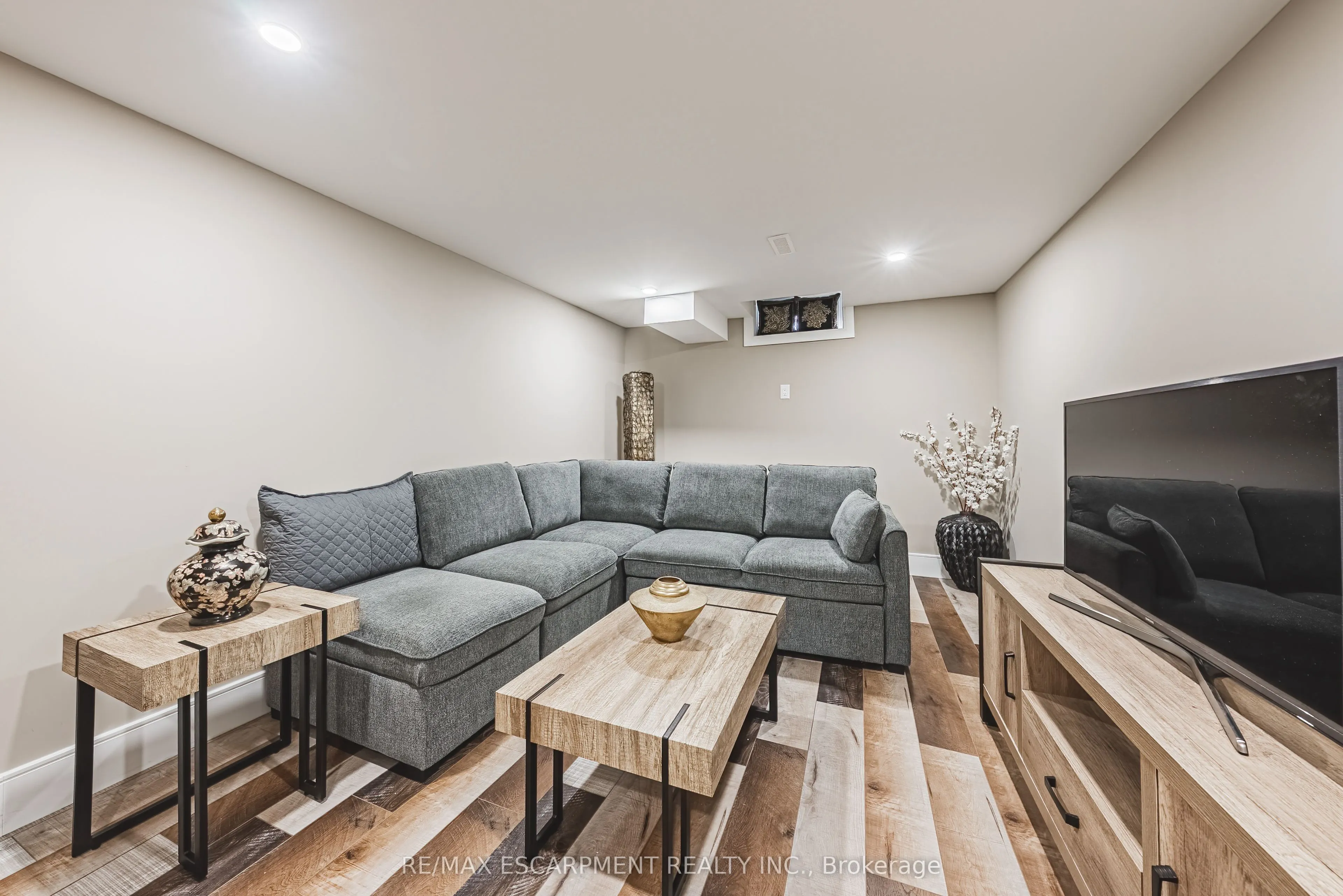 103 Broughton Avenue