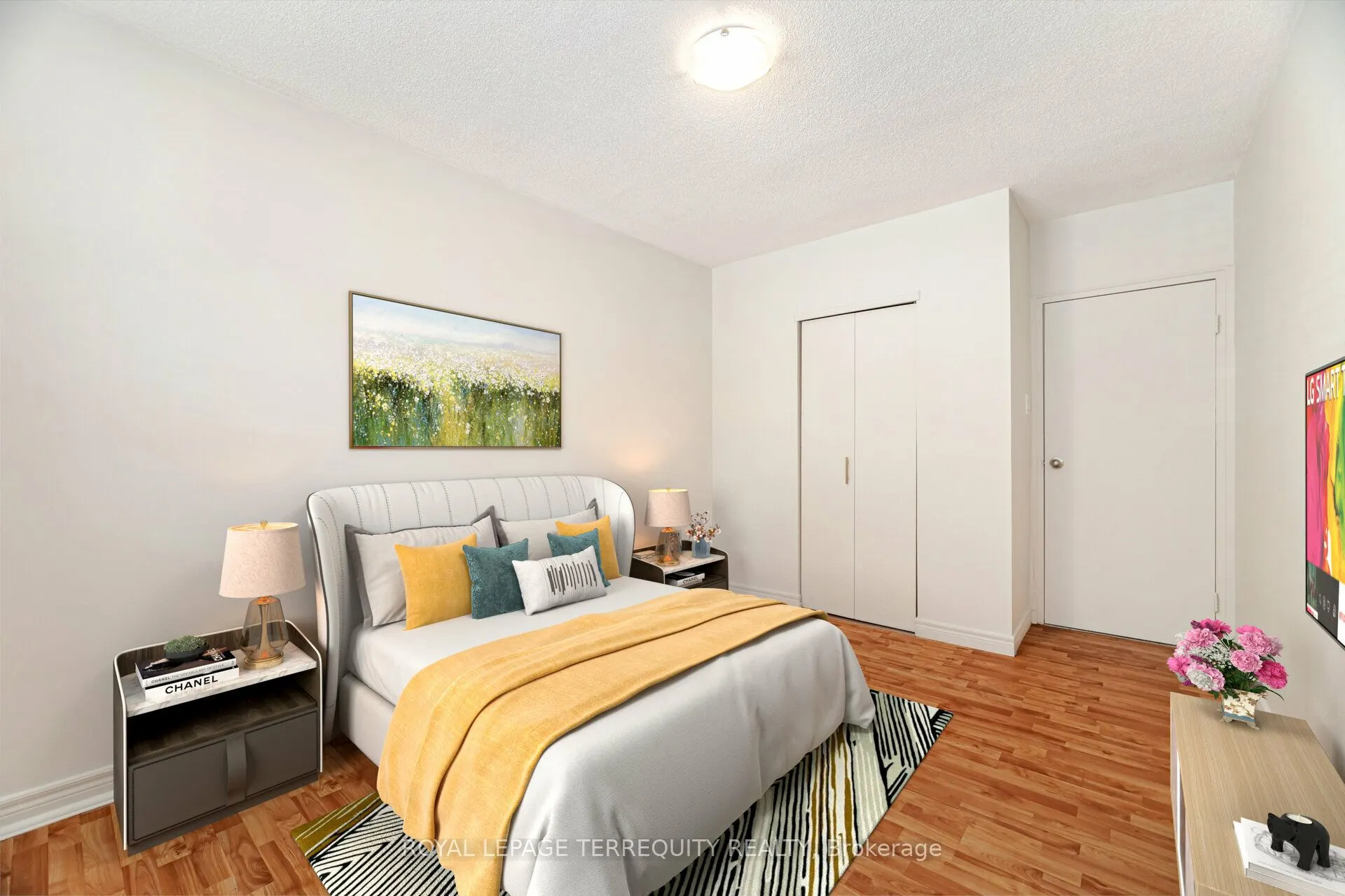 81 Charlton Avenue E, #101