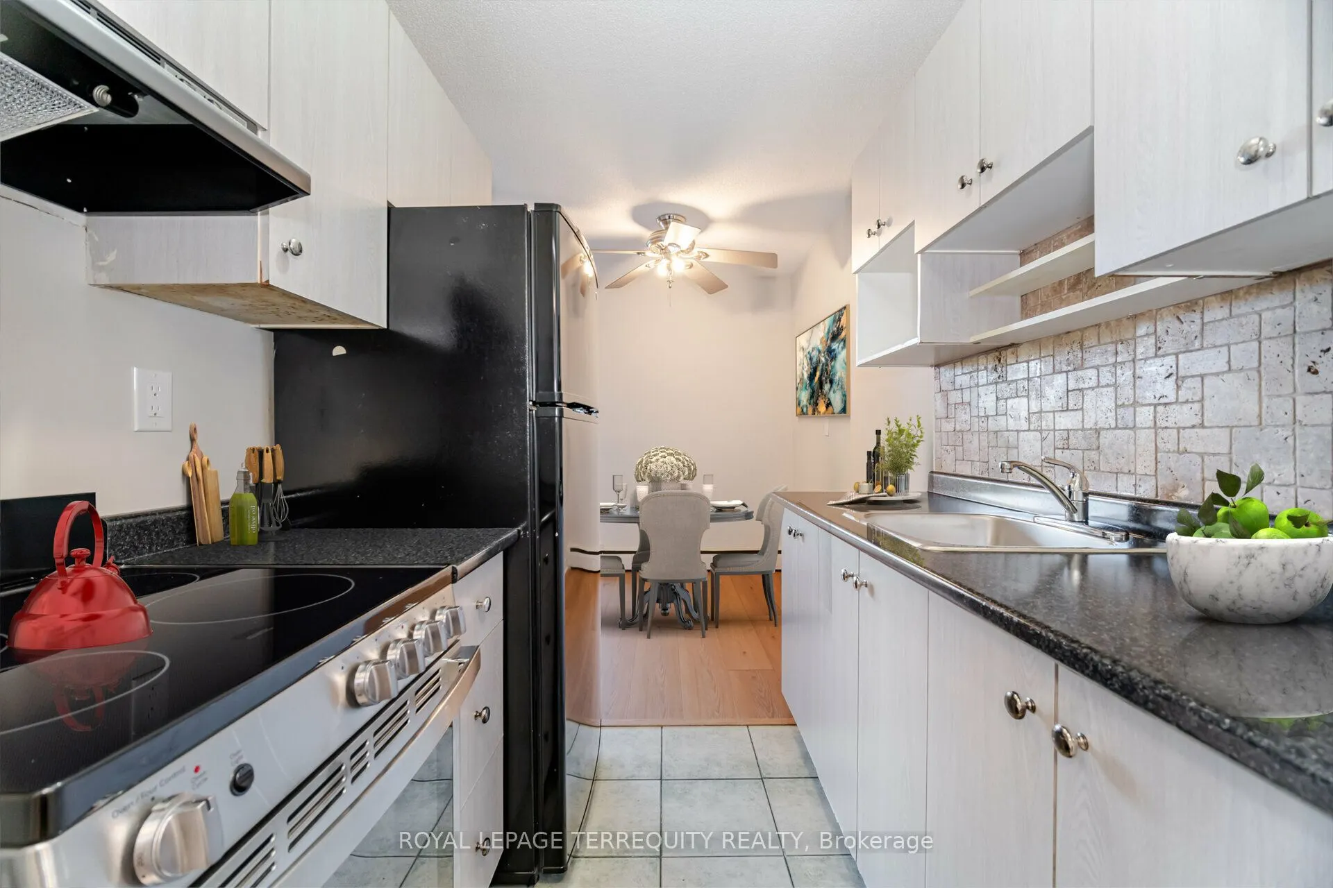 81 Charlton Avenue E, #101