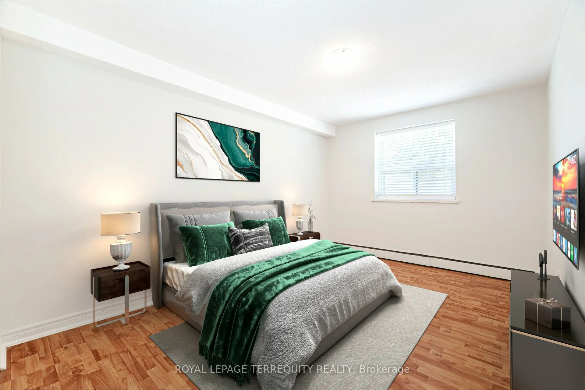 81 Charlton Avenue E, #101