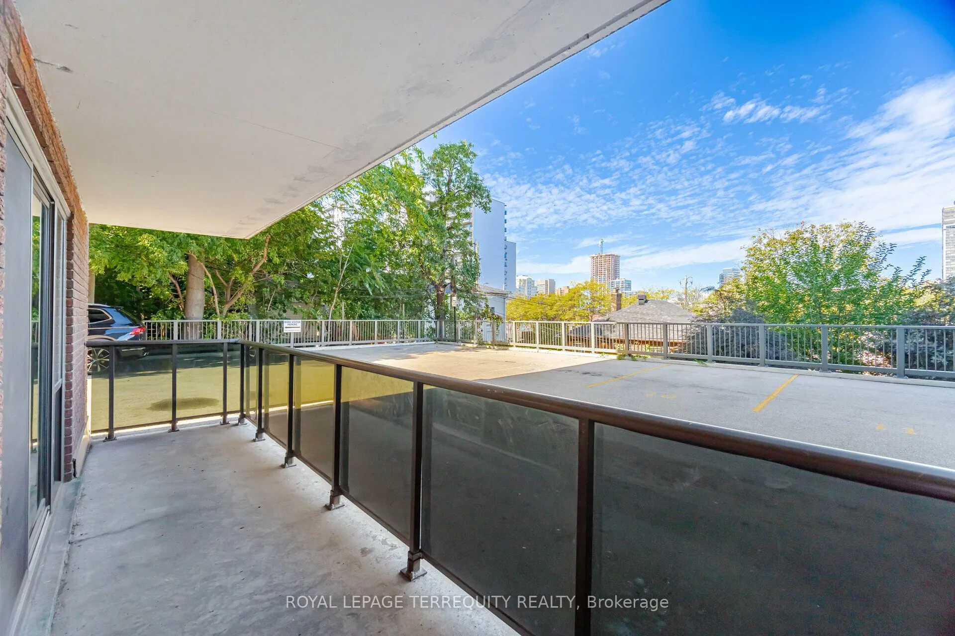 81 Charlton Avenue E, #101