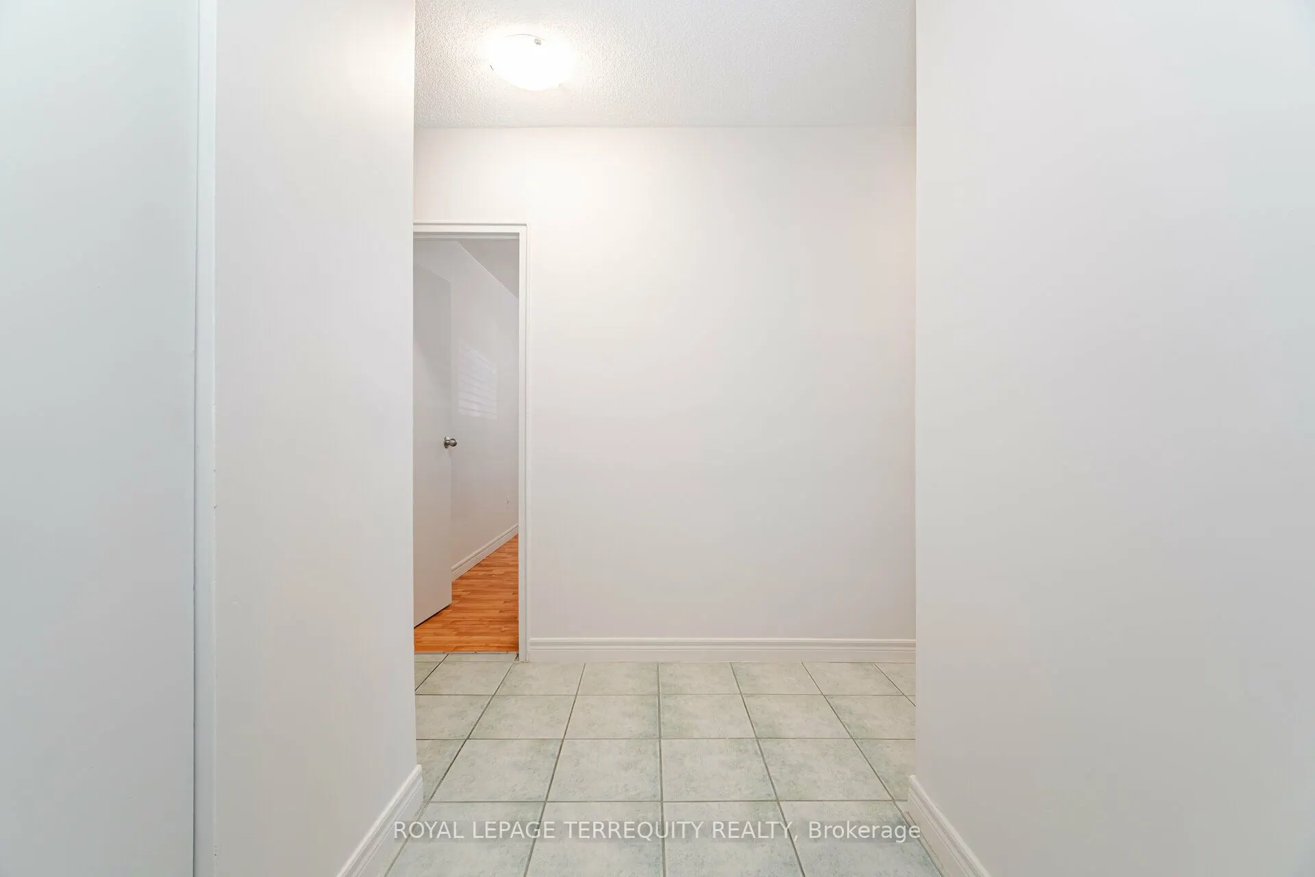 81 Charlton Avenue E, #101