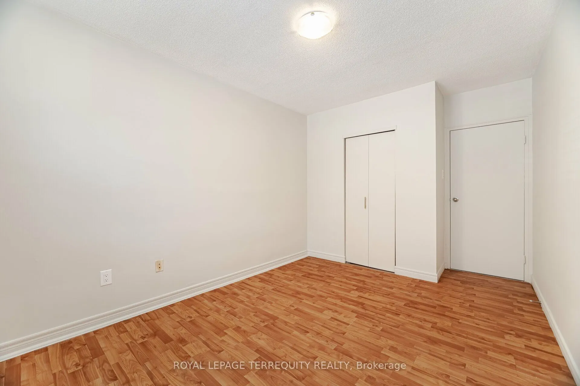 81 Charlton Avenue E, #101