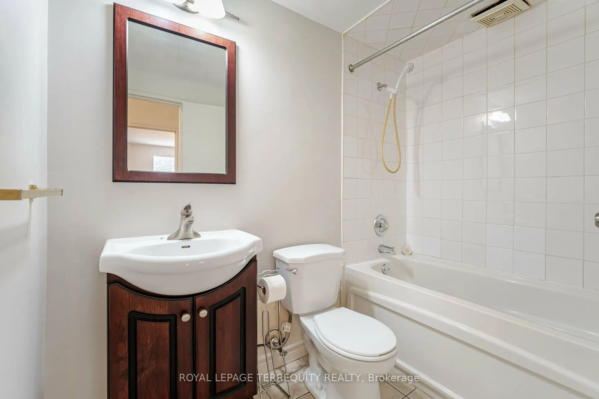 81 Charlton Avenue E, #101