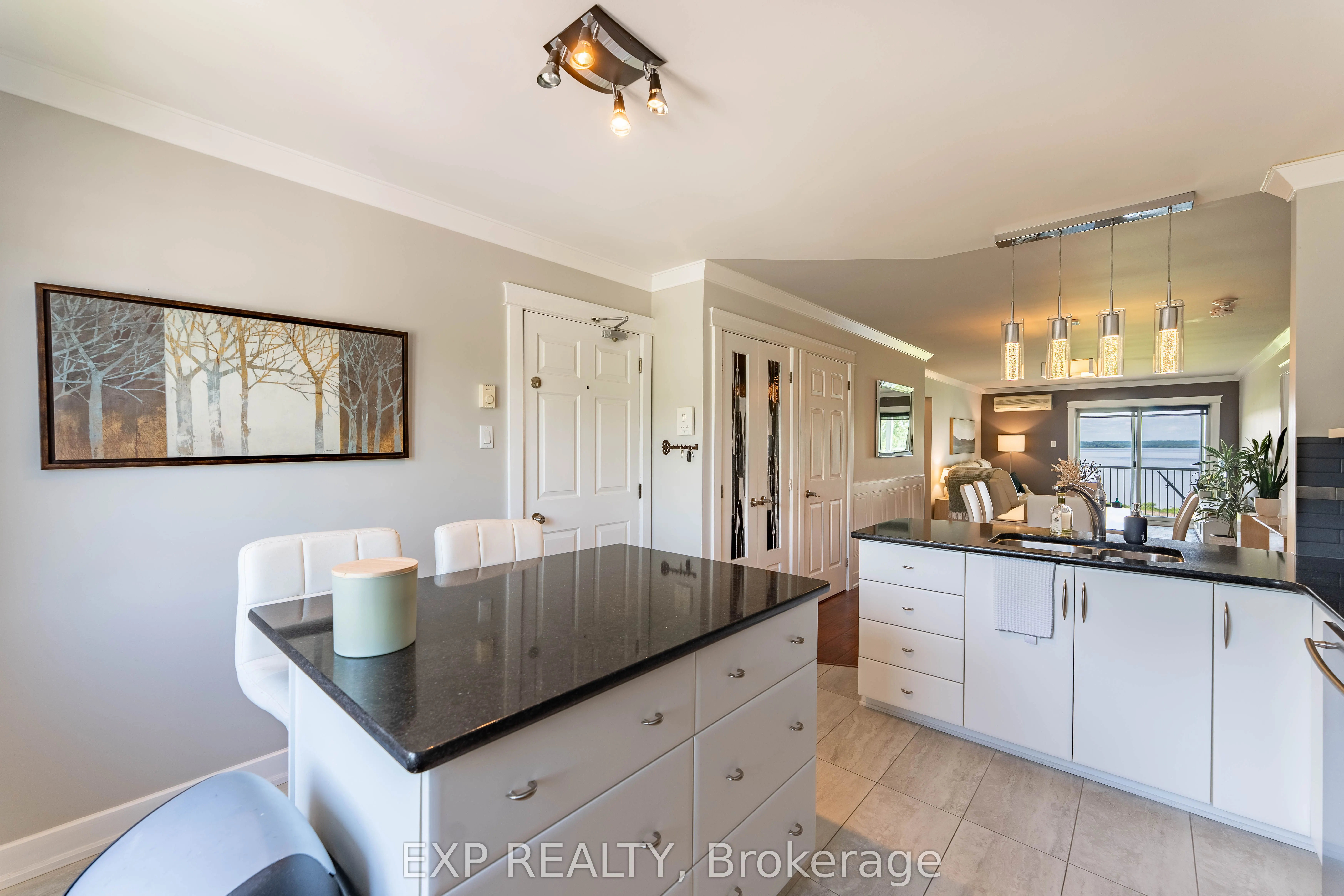 160 EDWARDS Street, #B6